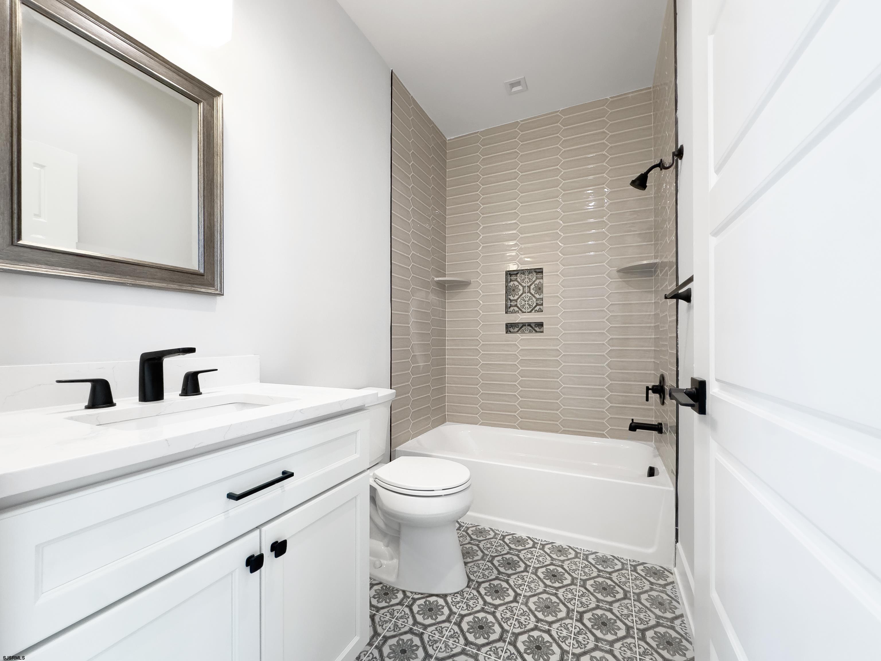 9412 Ventnor Ave Unit: 3