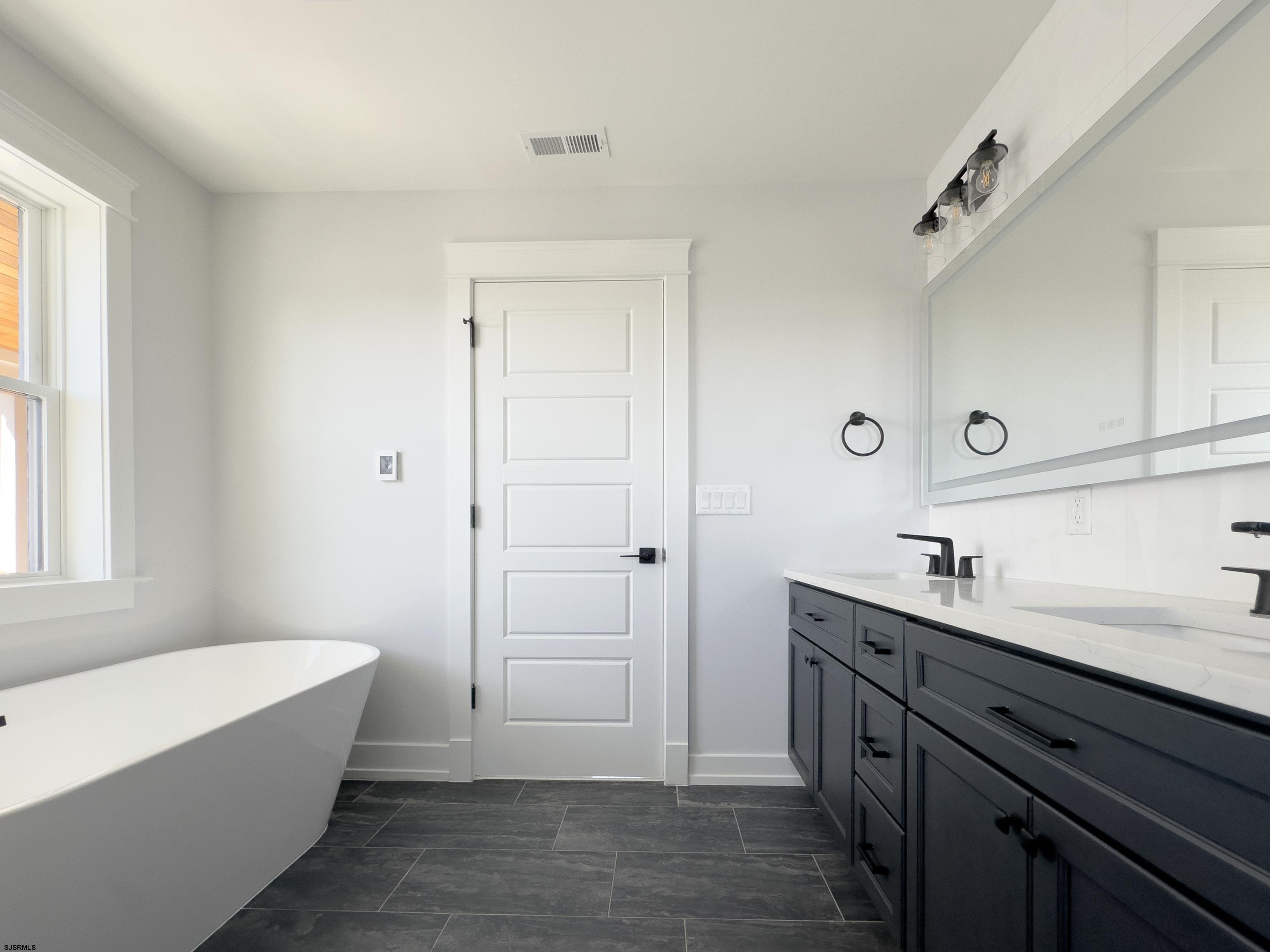 9412 Ventnor Ave Unit: 3