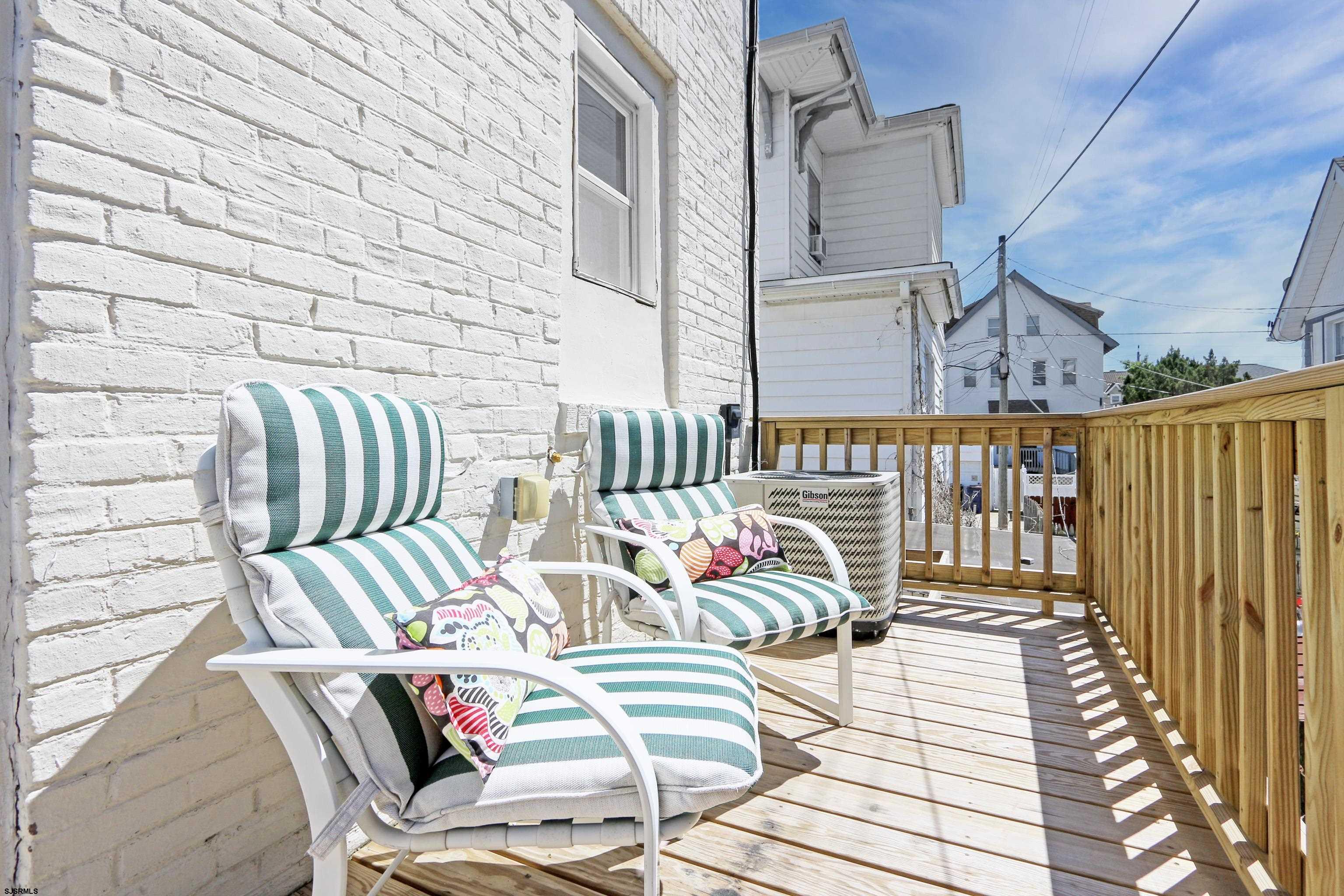 14 N Vassar Sq Square