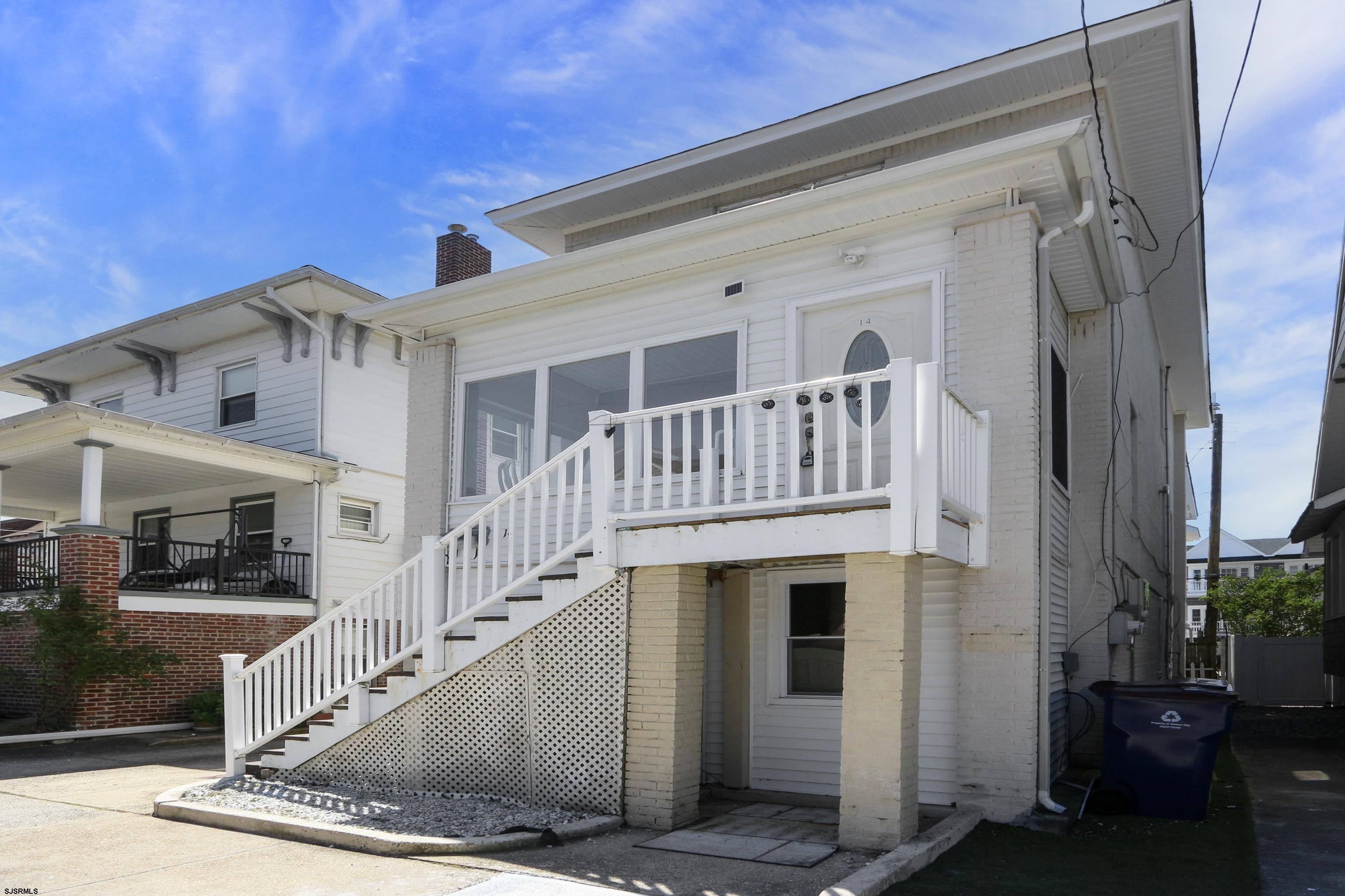 14 N Vassar Sq Square
