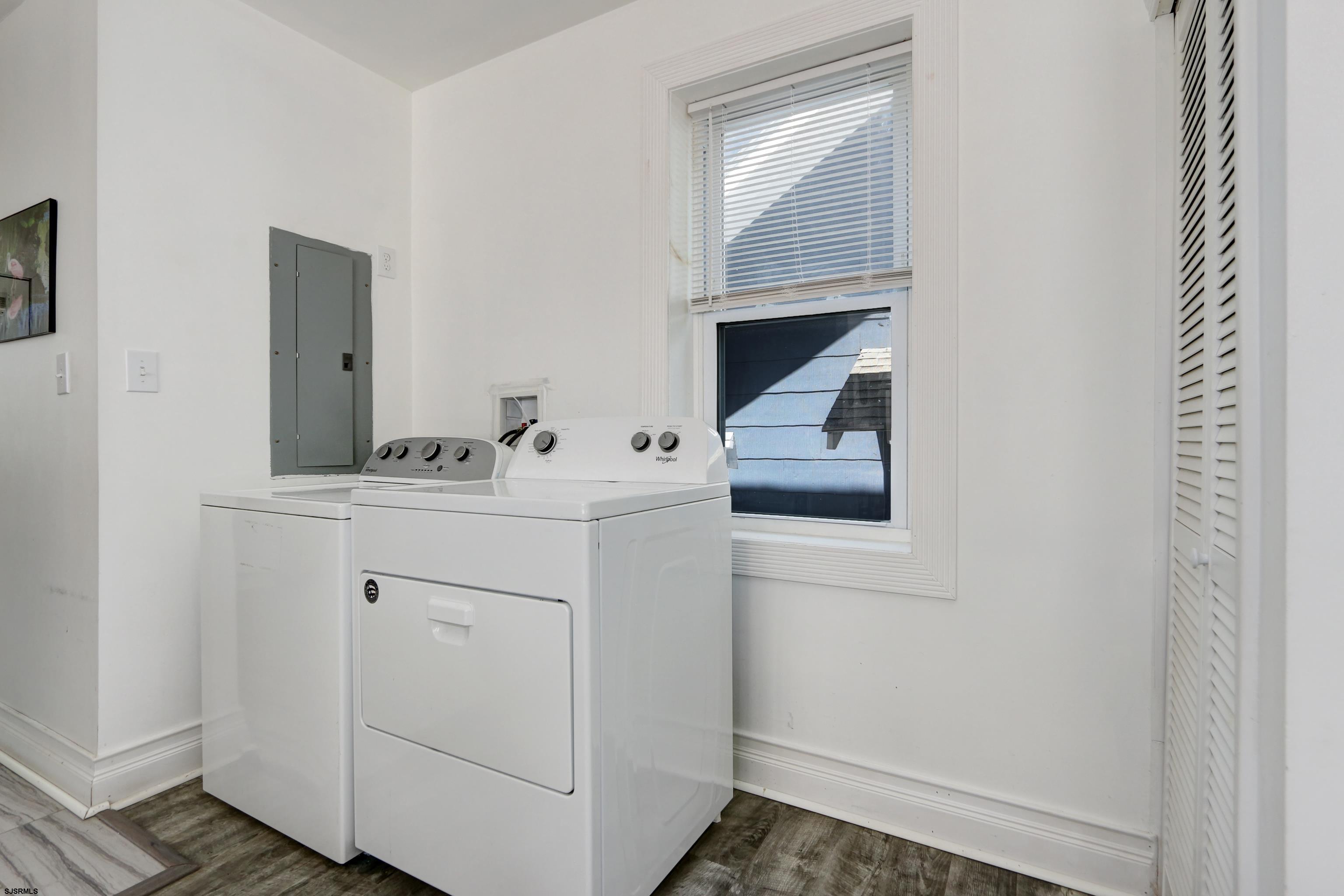 14 N Vassar Sq Square