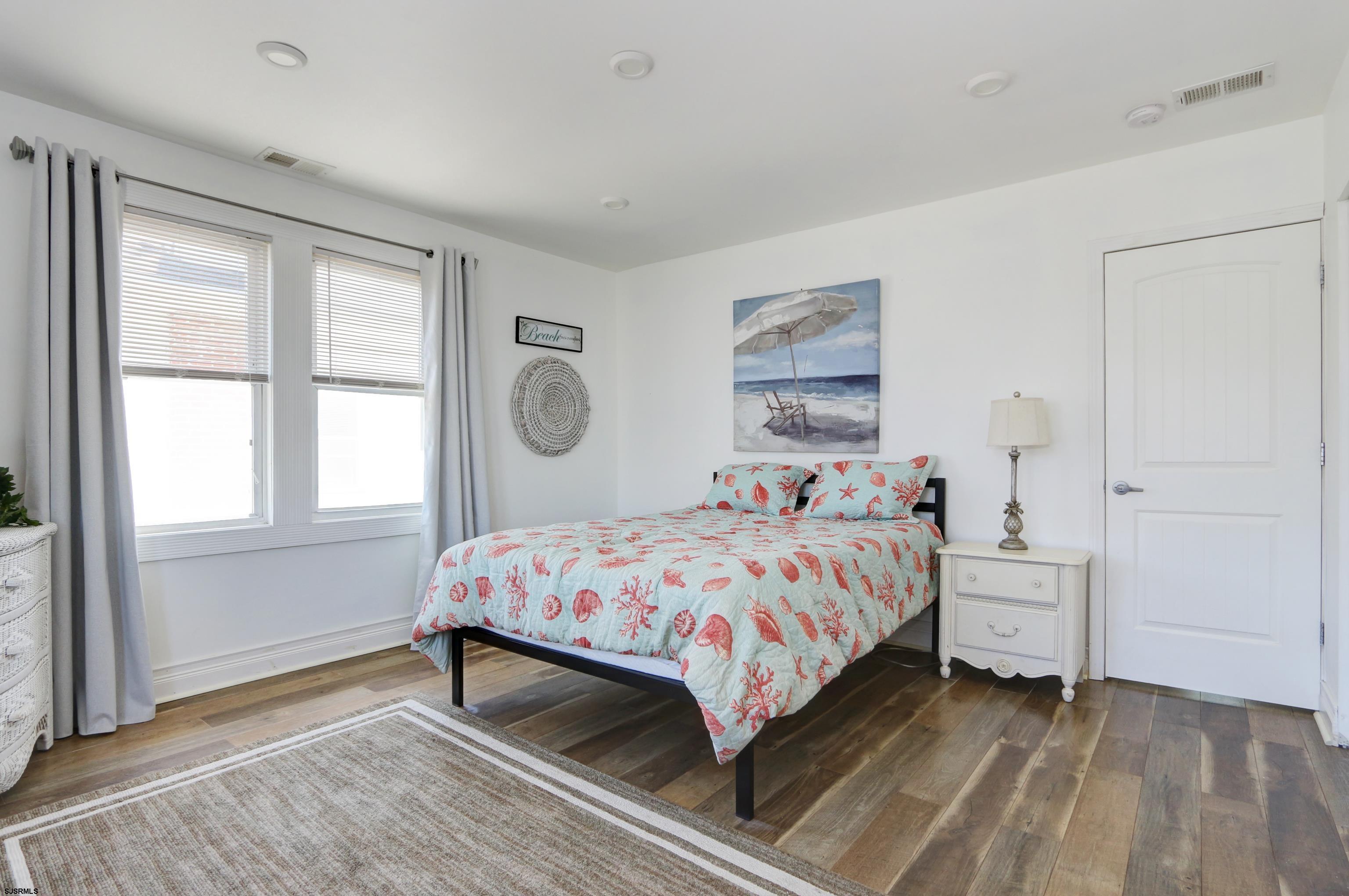 14 N Vassar Sq Square