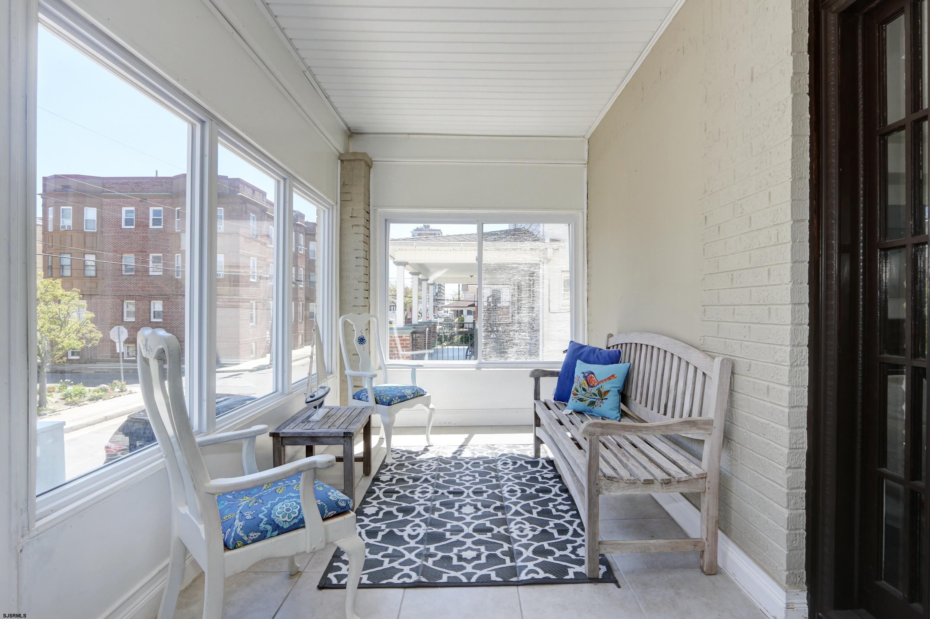 14 N Vassar Sq Square