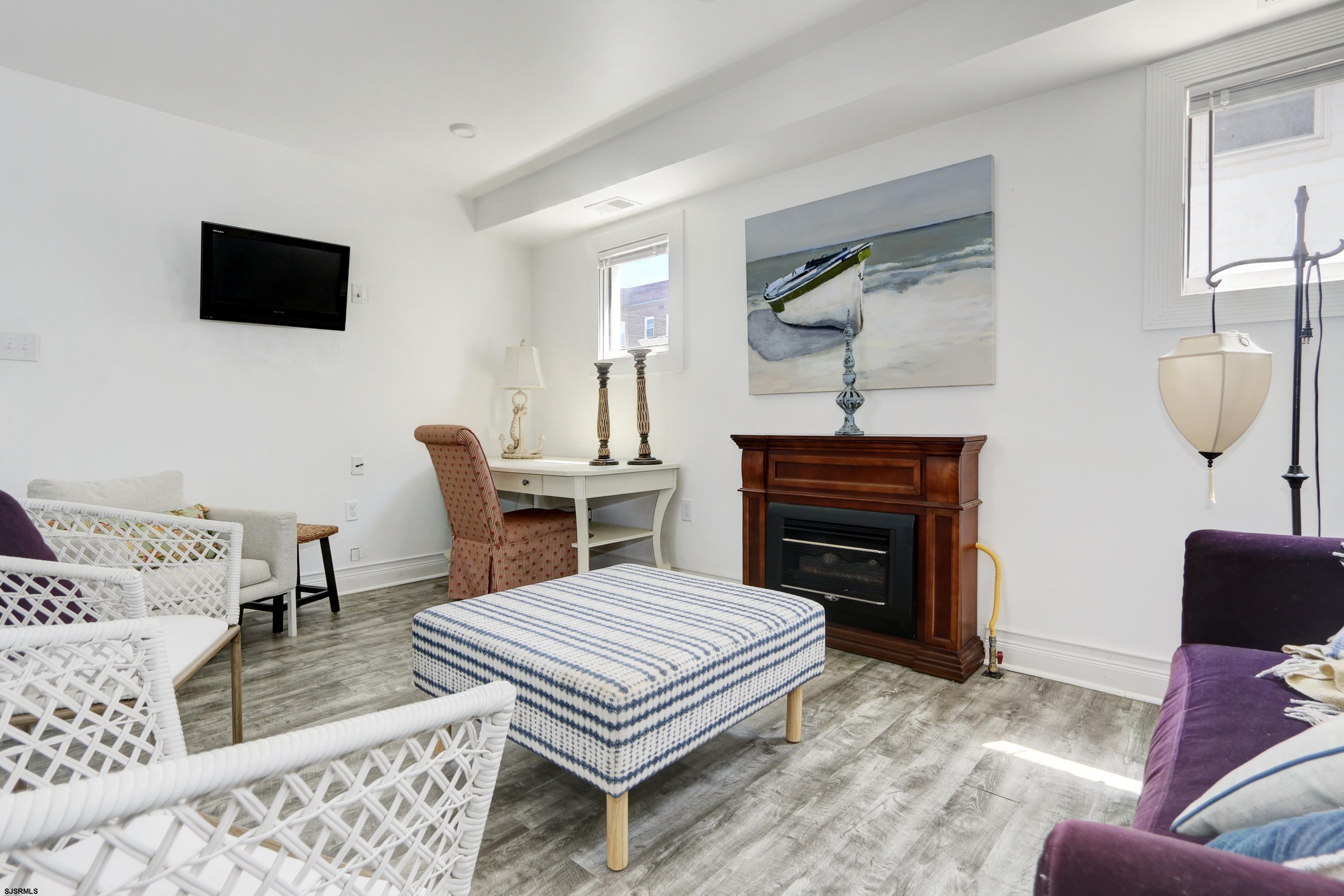 14 N Vassar Sq Square