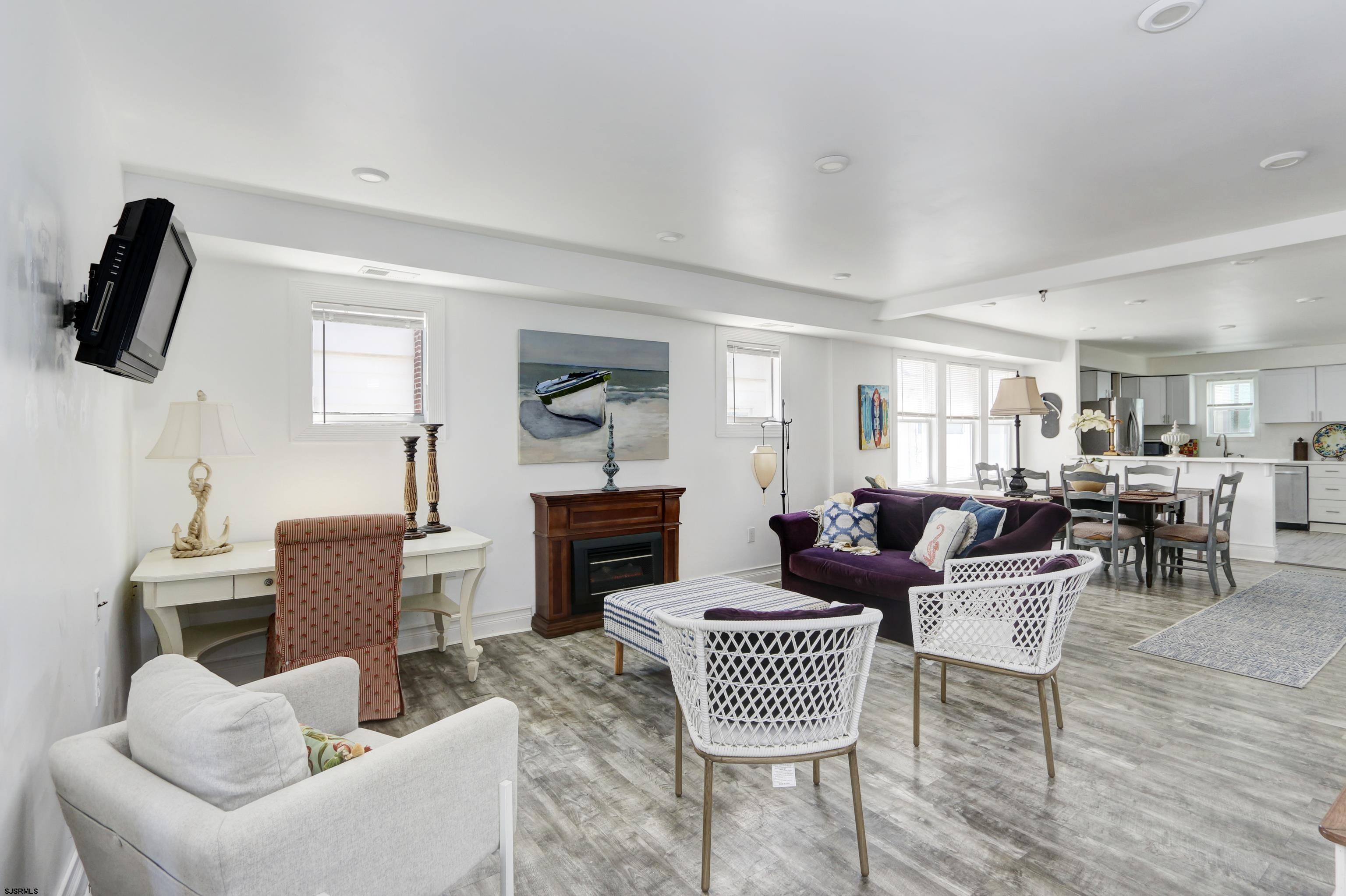 14 N Vassar Sq Square