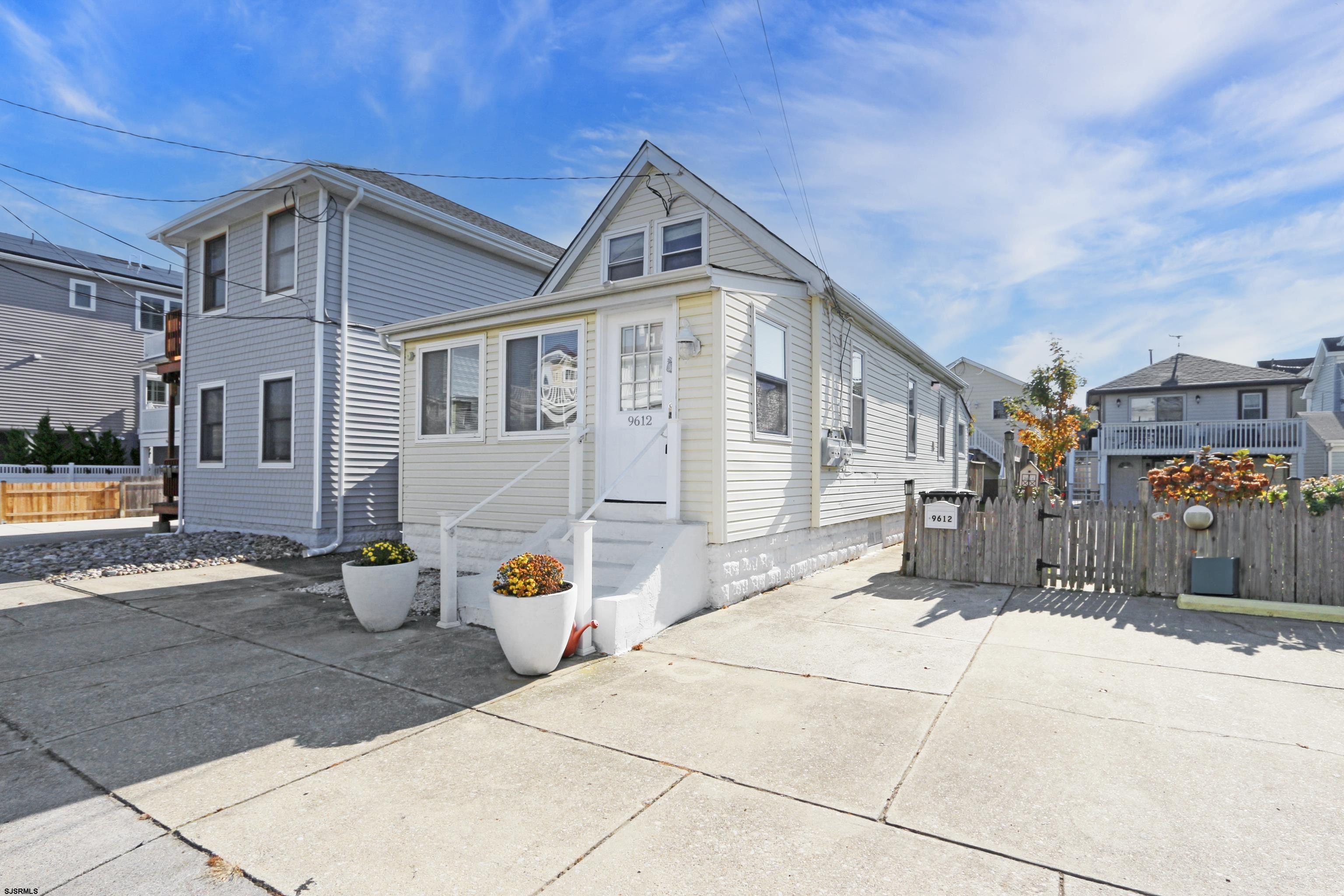 9612 Monmouth Ave