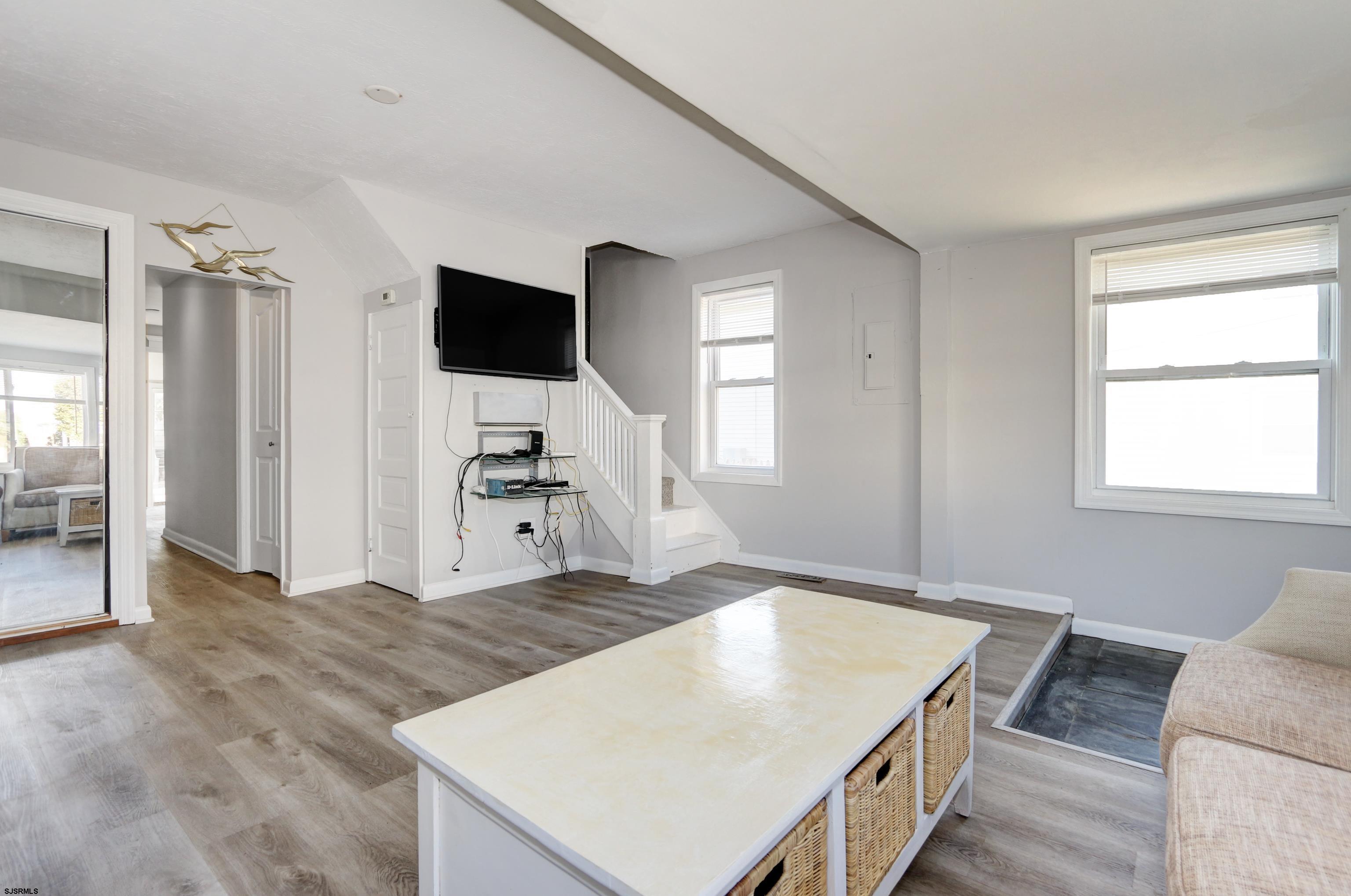 9612 Monmouth Ave