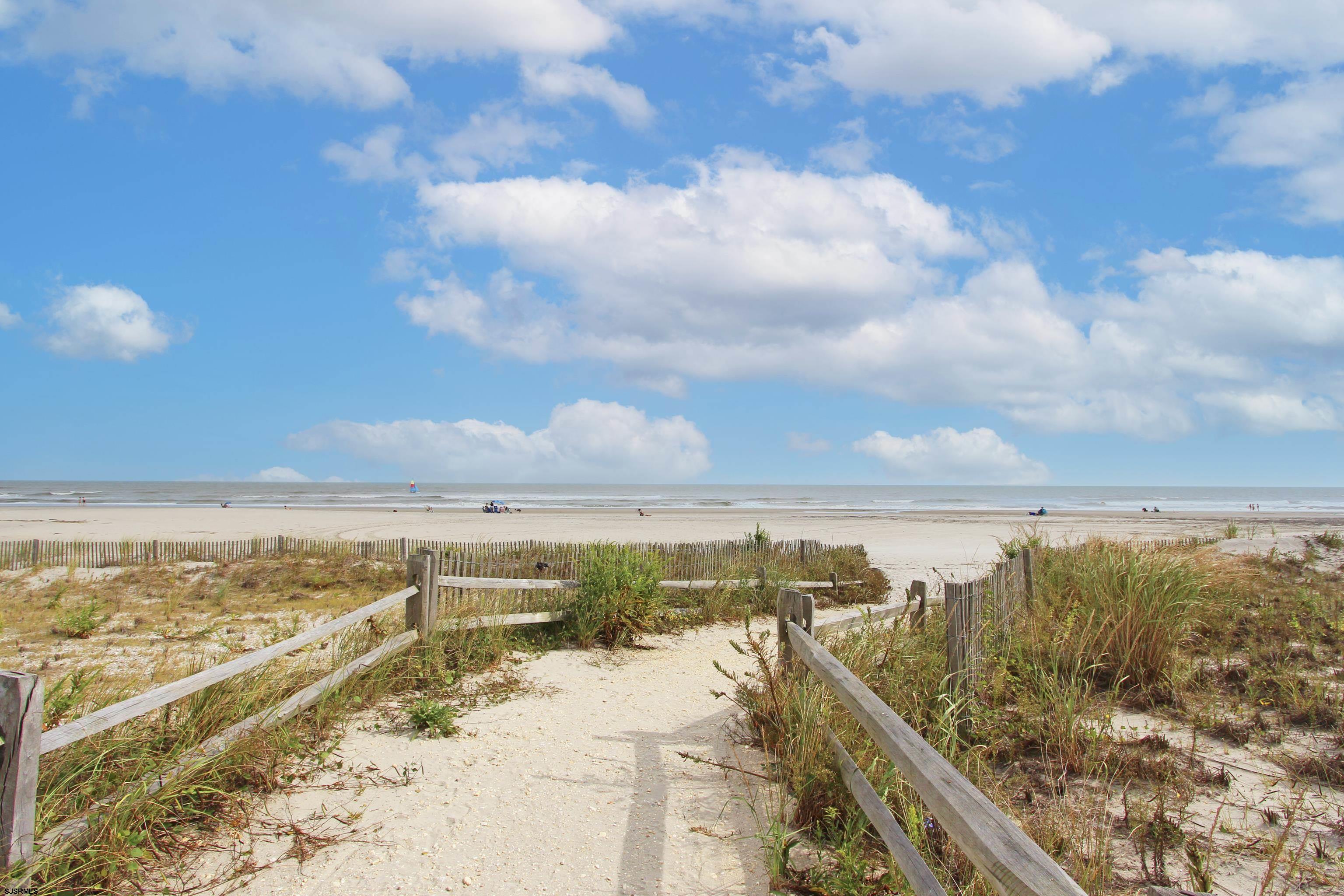 5200 Boardwalk Unit: 12F