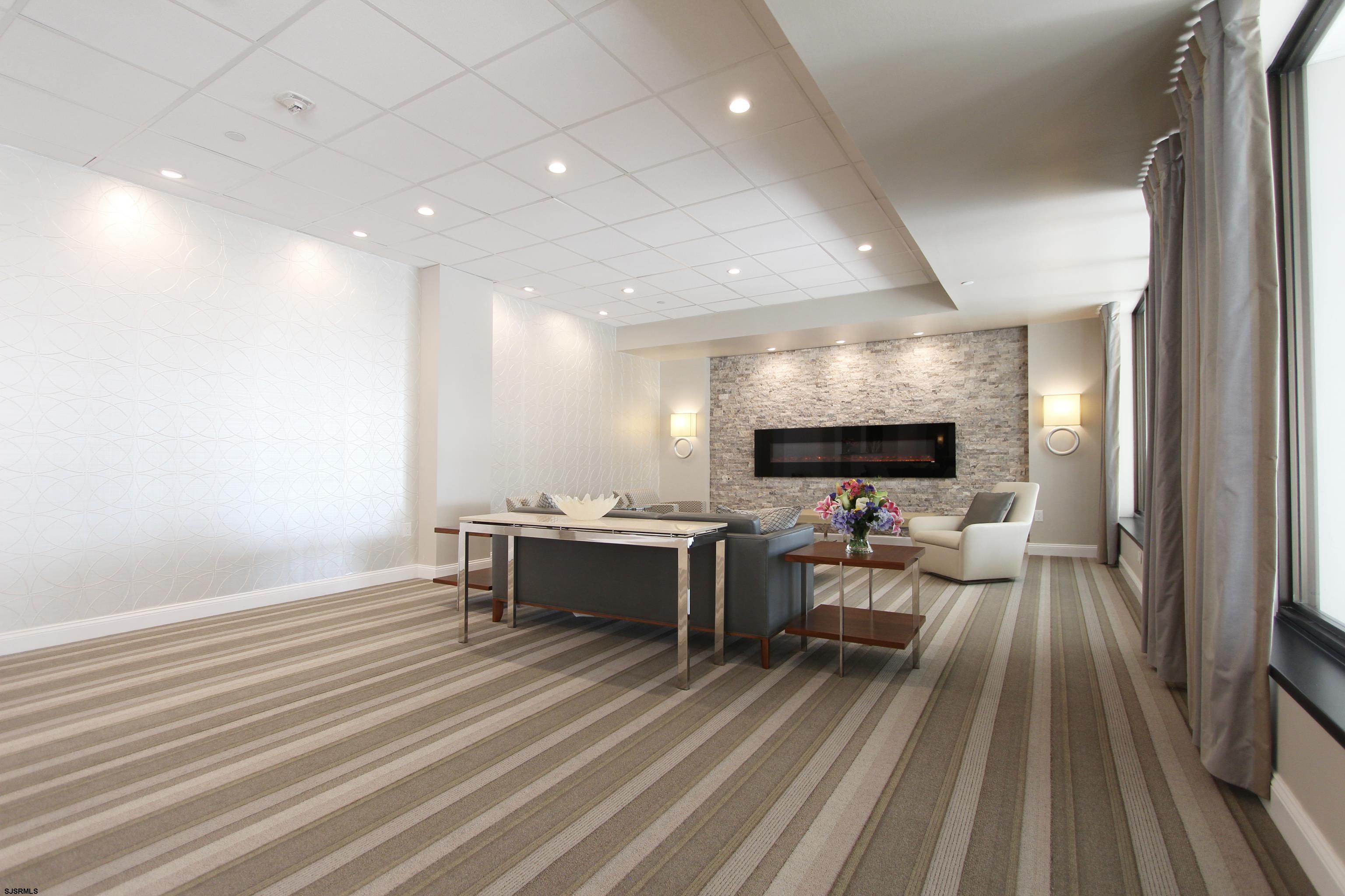 5200 Boardwalk Unit: 12F