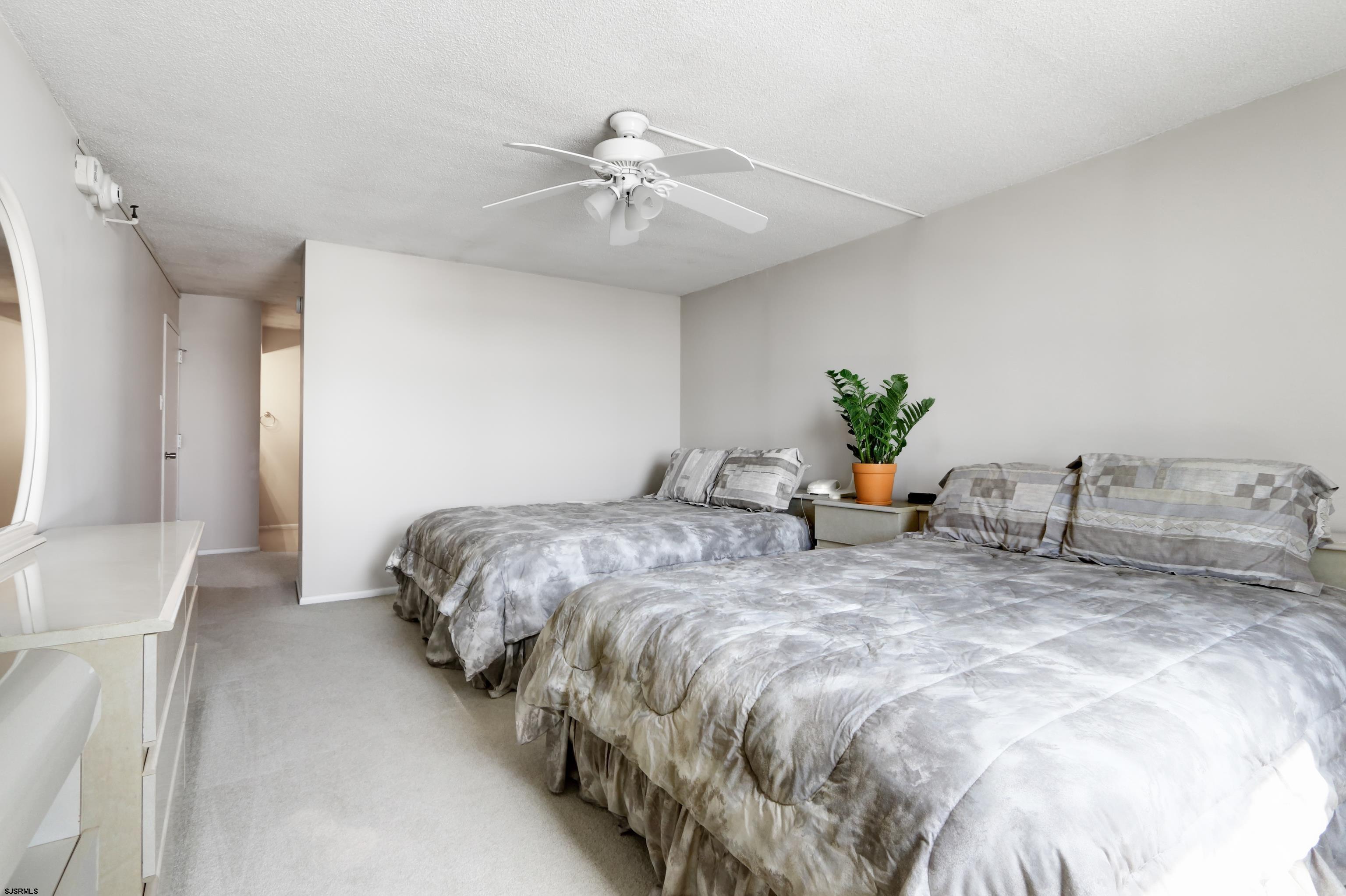 5200 Boardwalk Unit: 12F