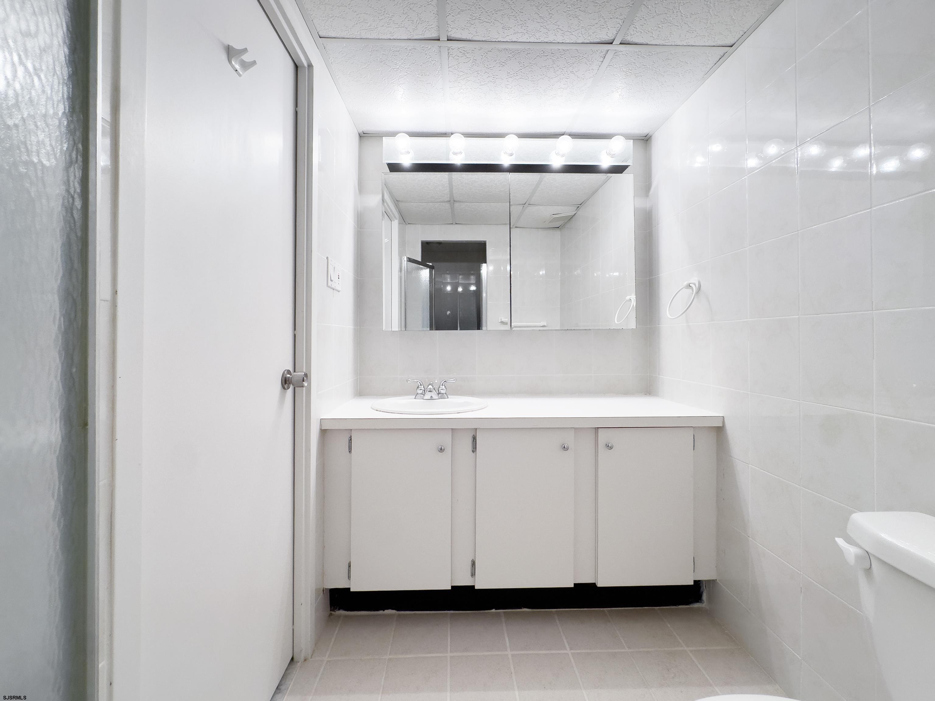 5200 Boardwalk Unit: 12F