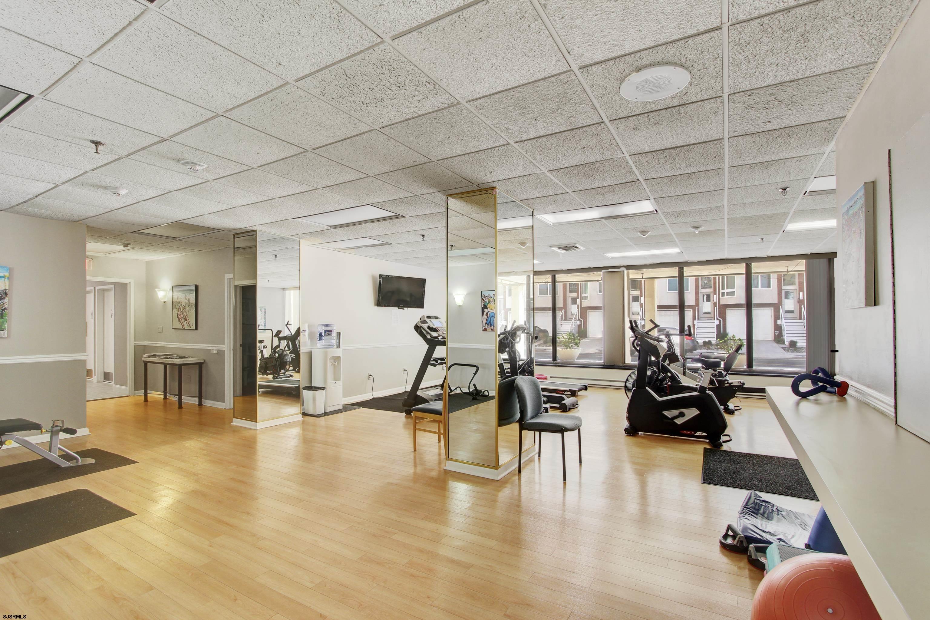 5200 Boardwalk Unit: 12F