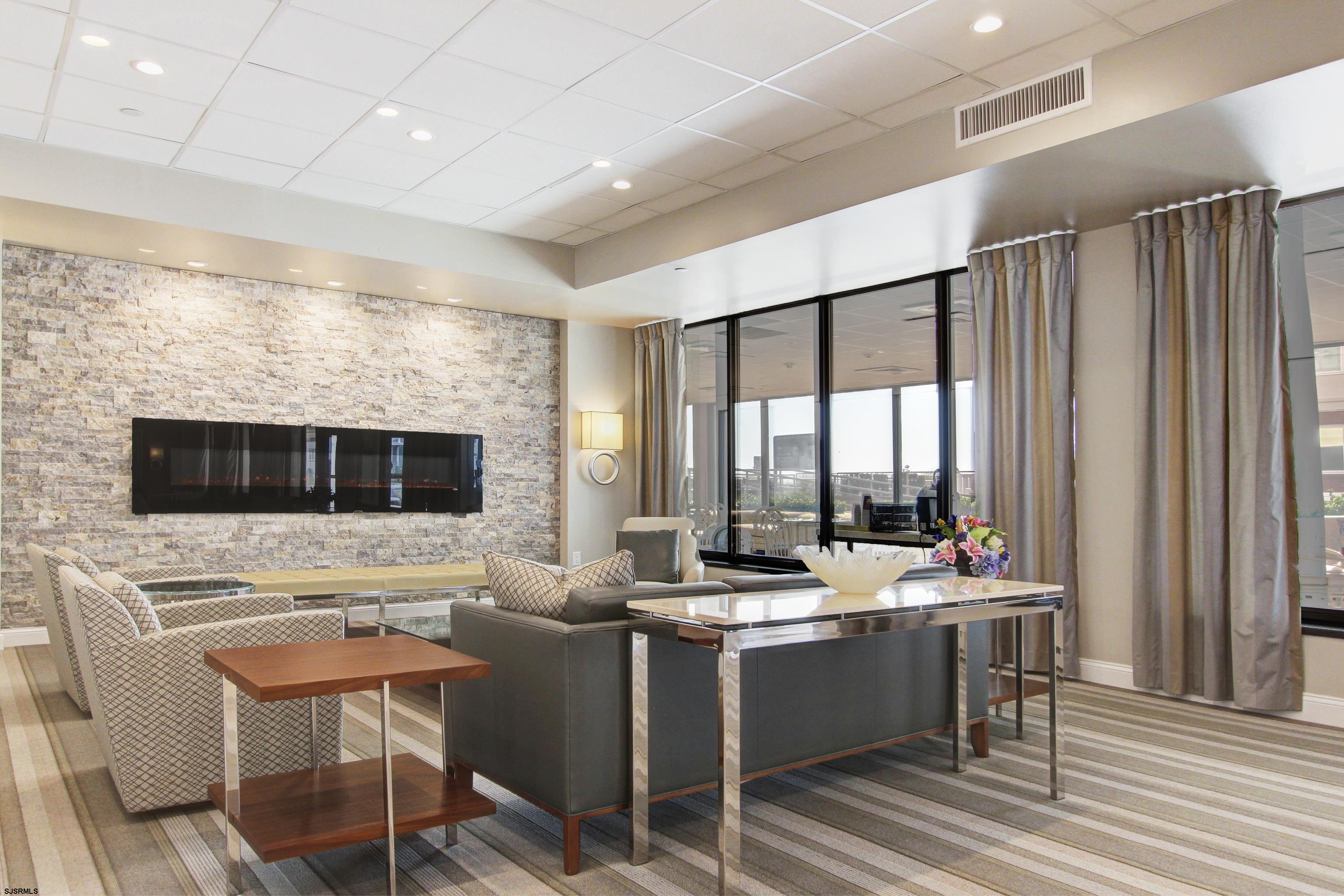 5200 Boardwalk Unit: 12F
