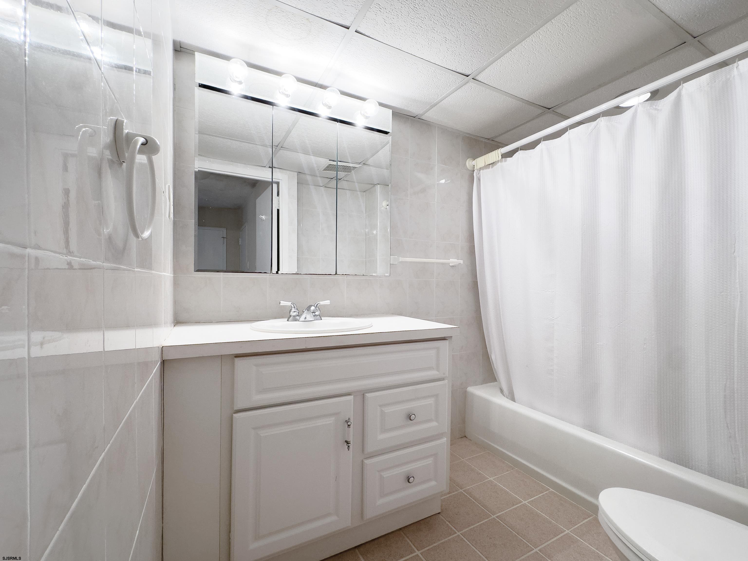 5200 Boardwalk Unit: 12F