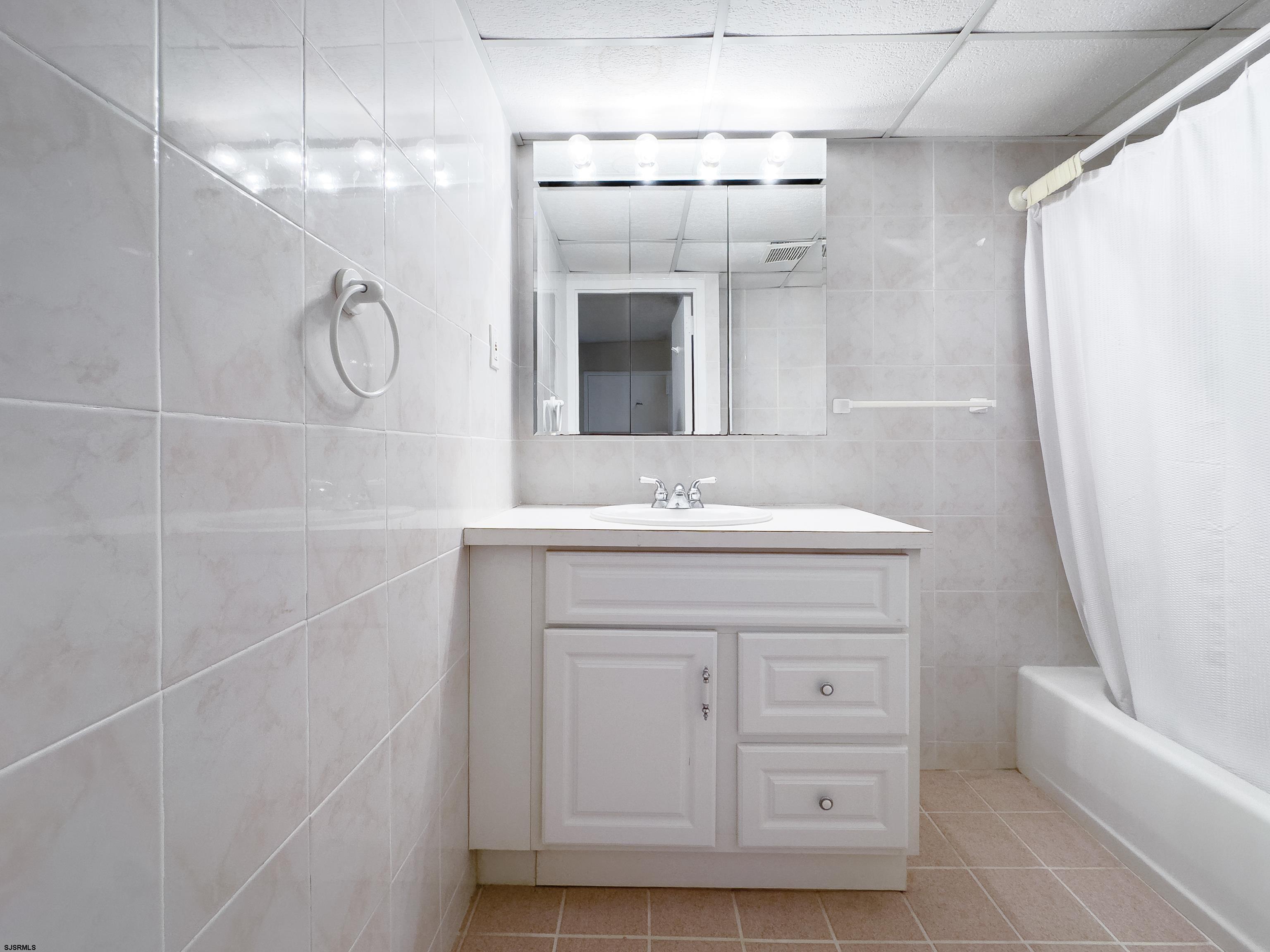 5200 Boardwalk Unit: 12F