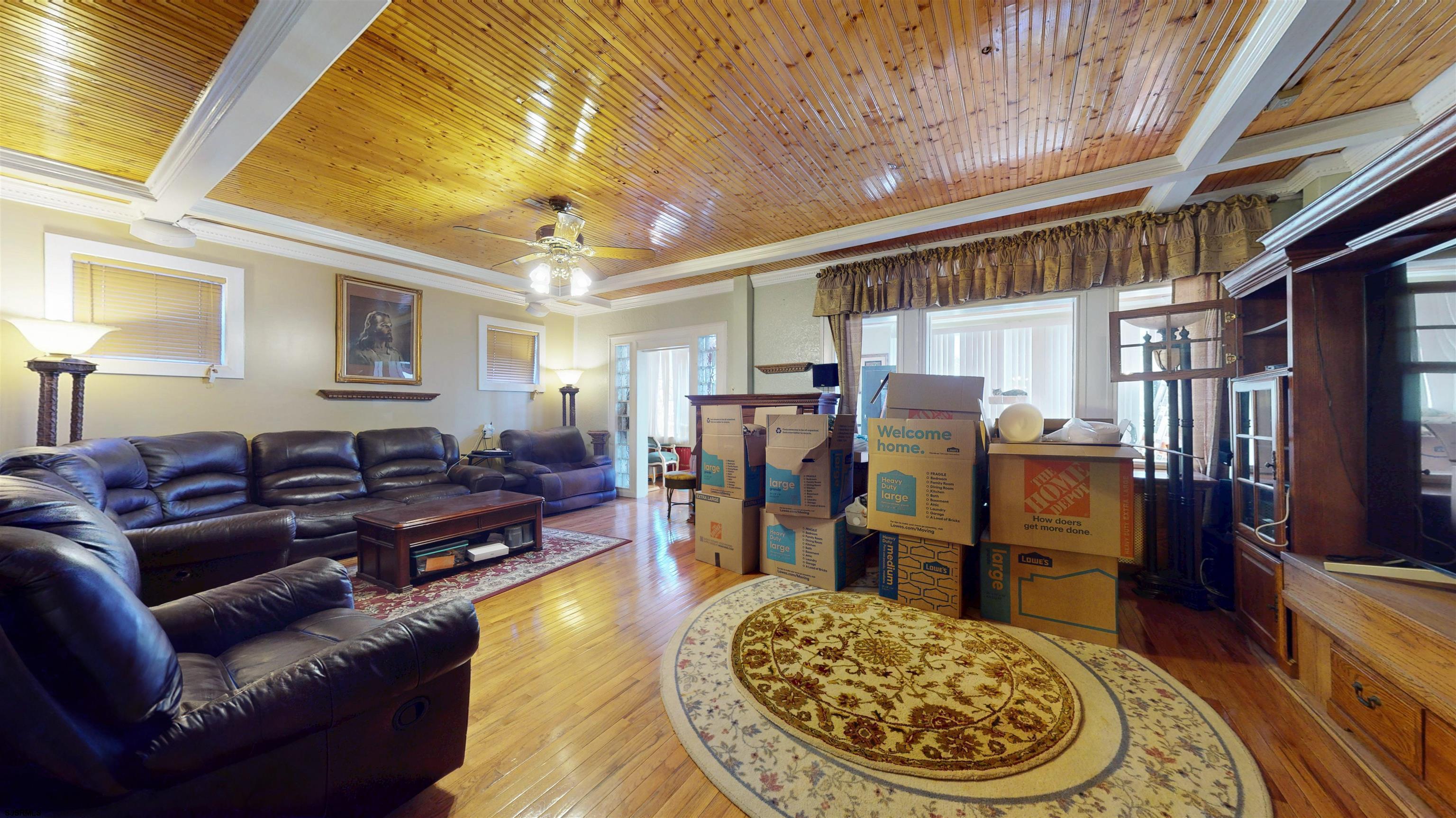 4811 Ave
