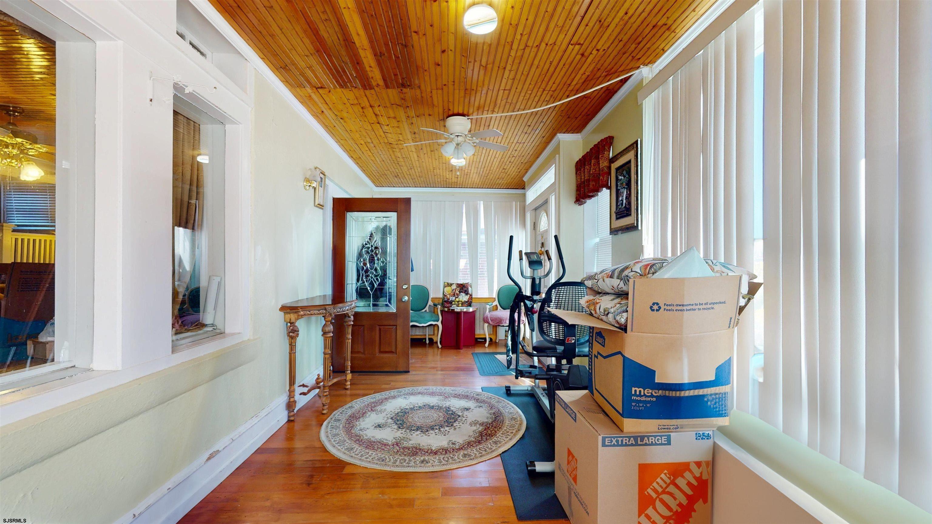 4811 Ave