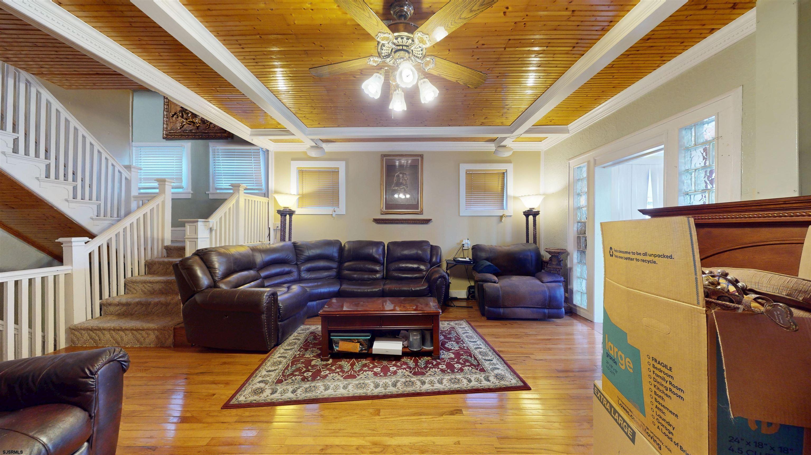 4811 Ave
