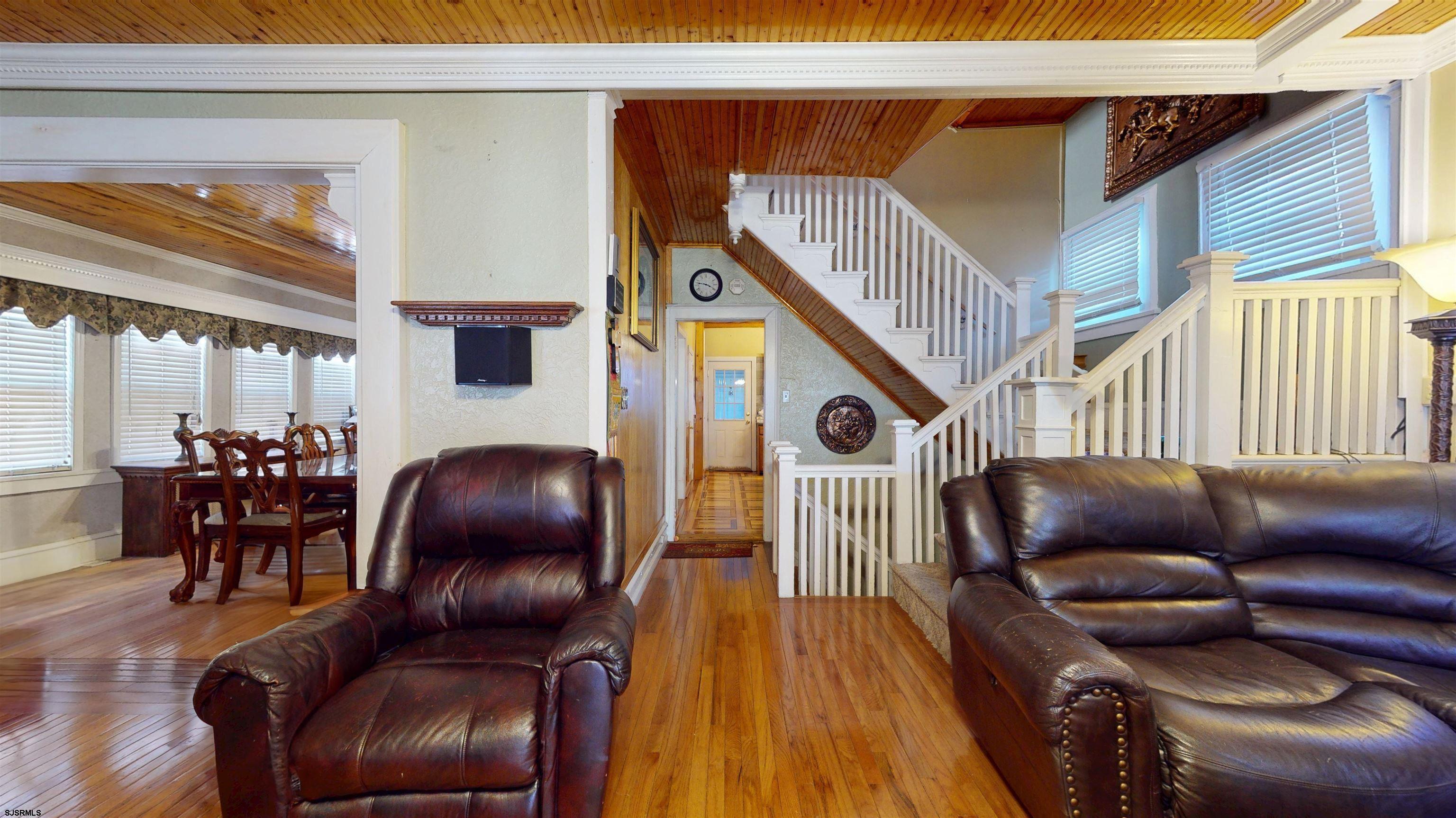 4811 Ave
