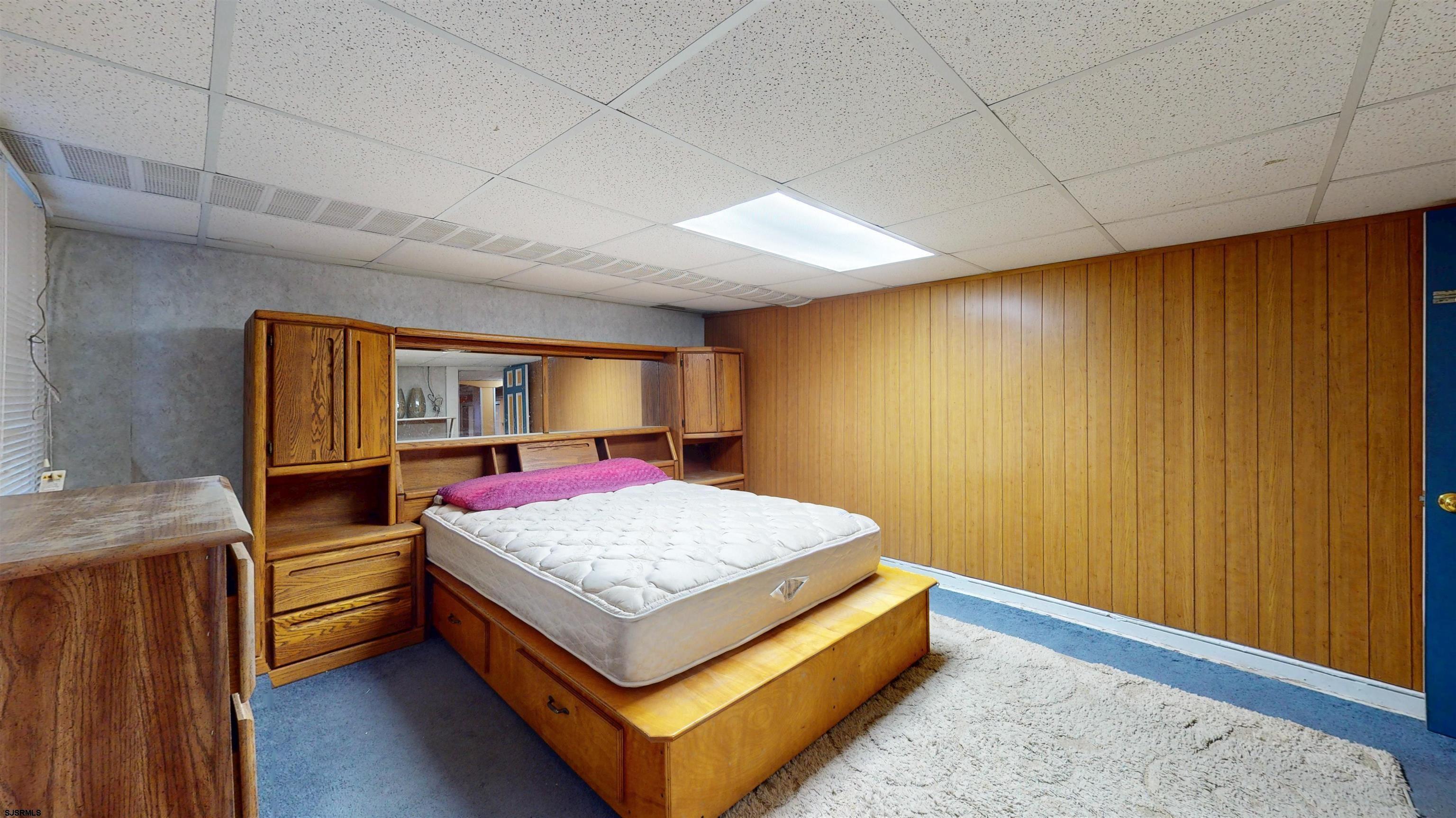 4811 Ave