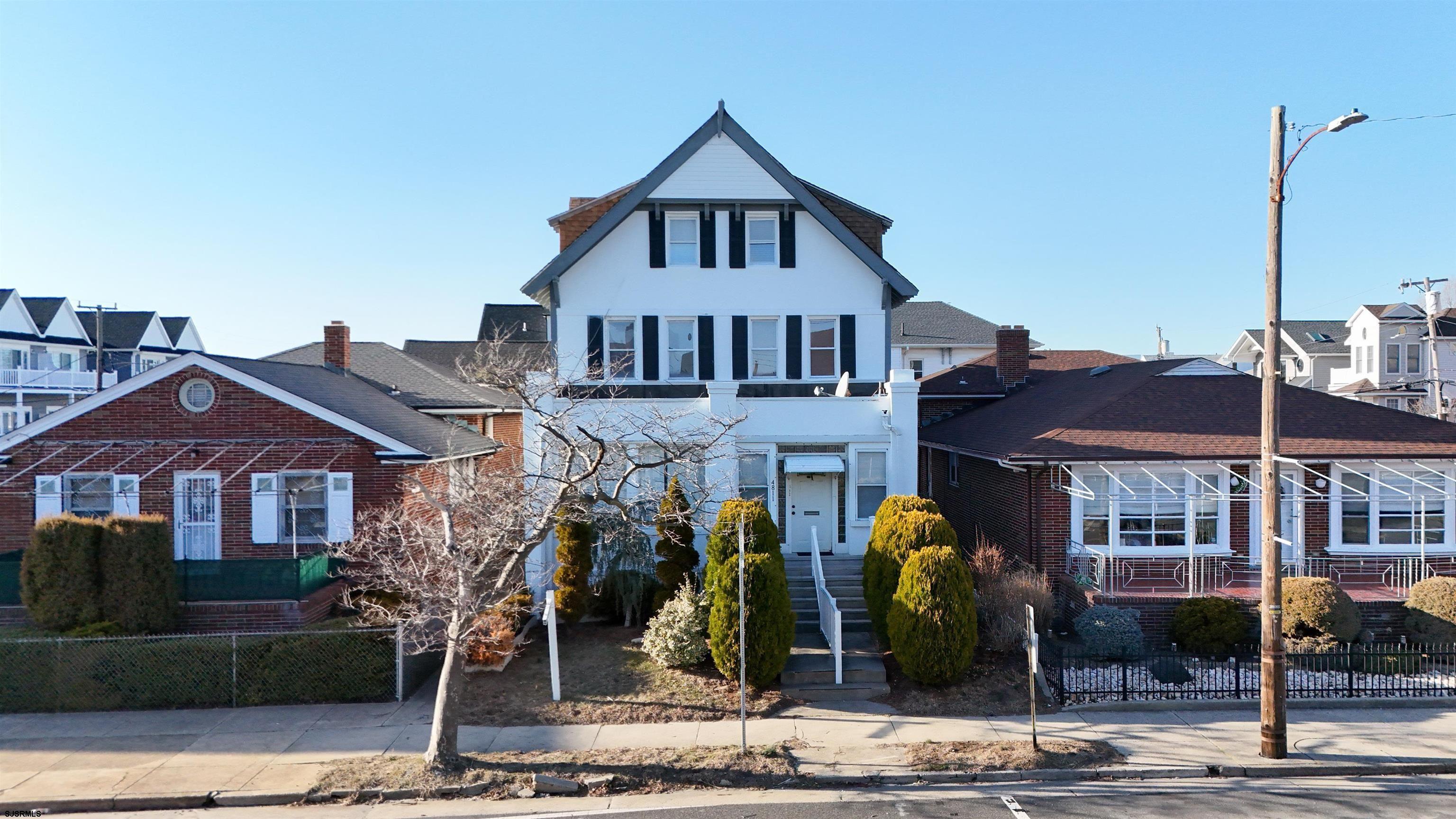 4811 Ave