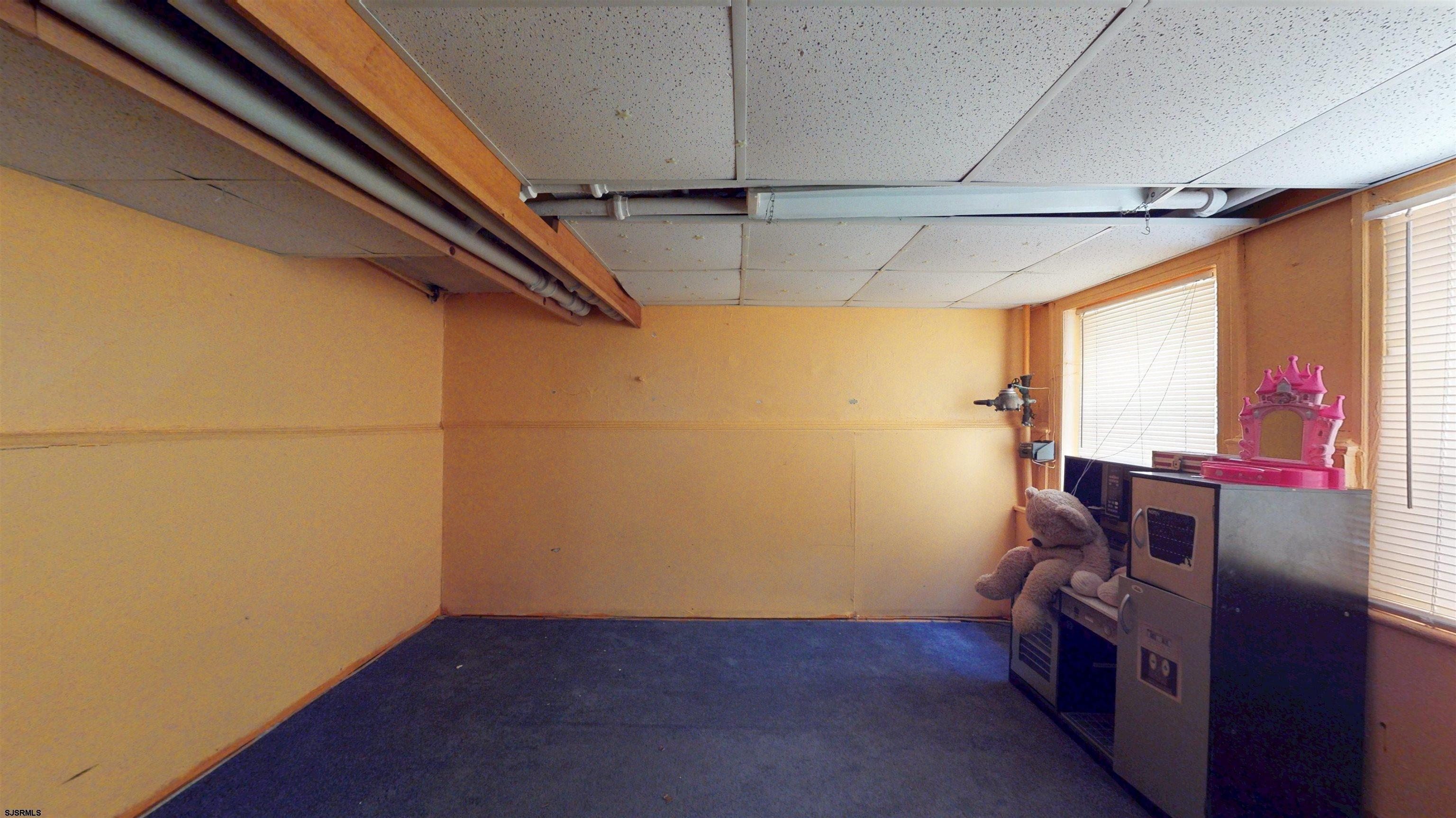 4811 Ave