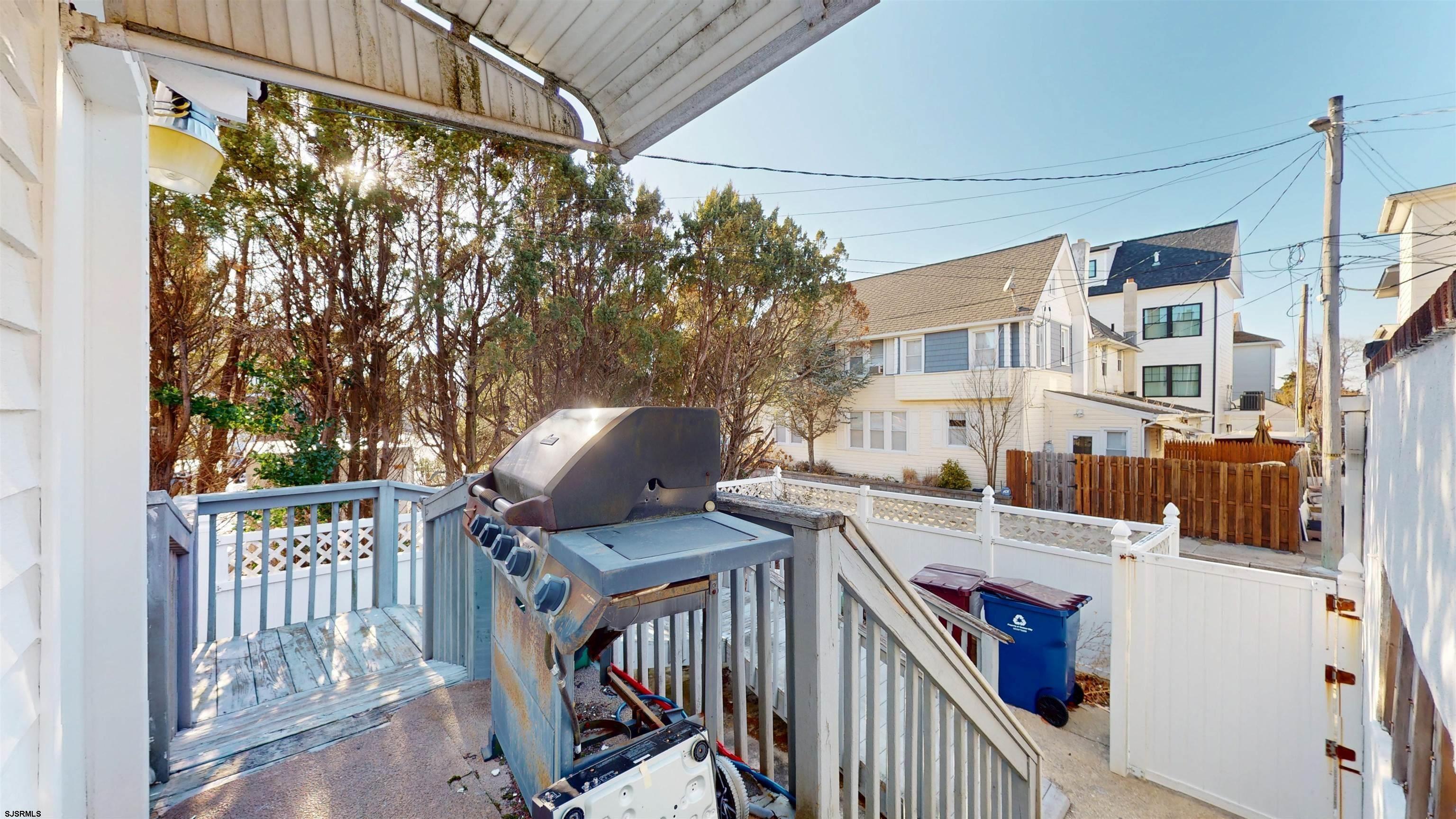 4811 Ave