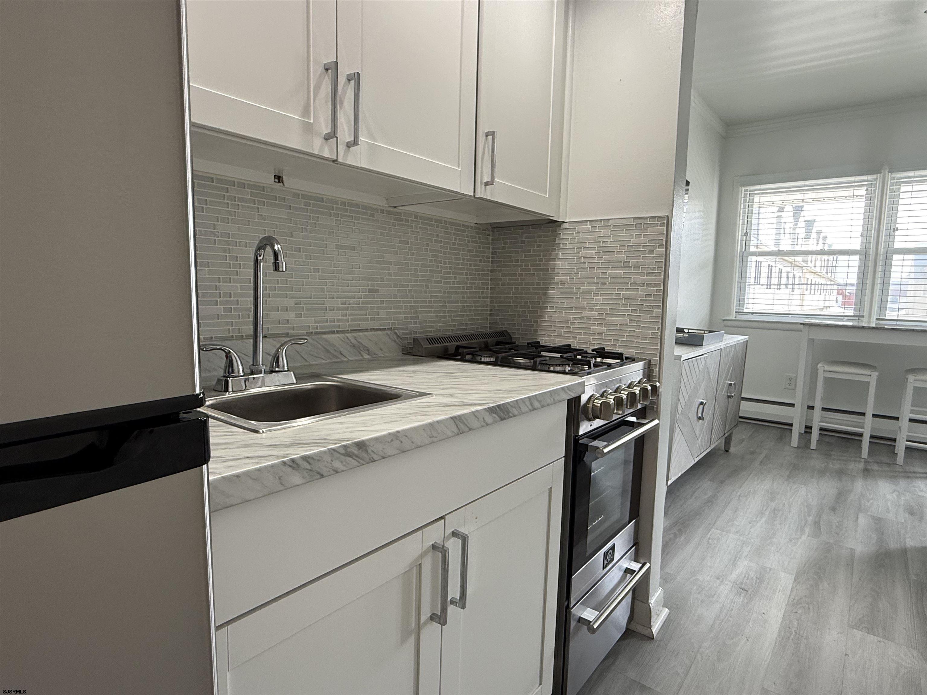 9500 Amherst Ave Unit: 5 AKA 6B