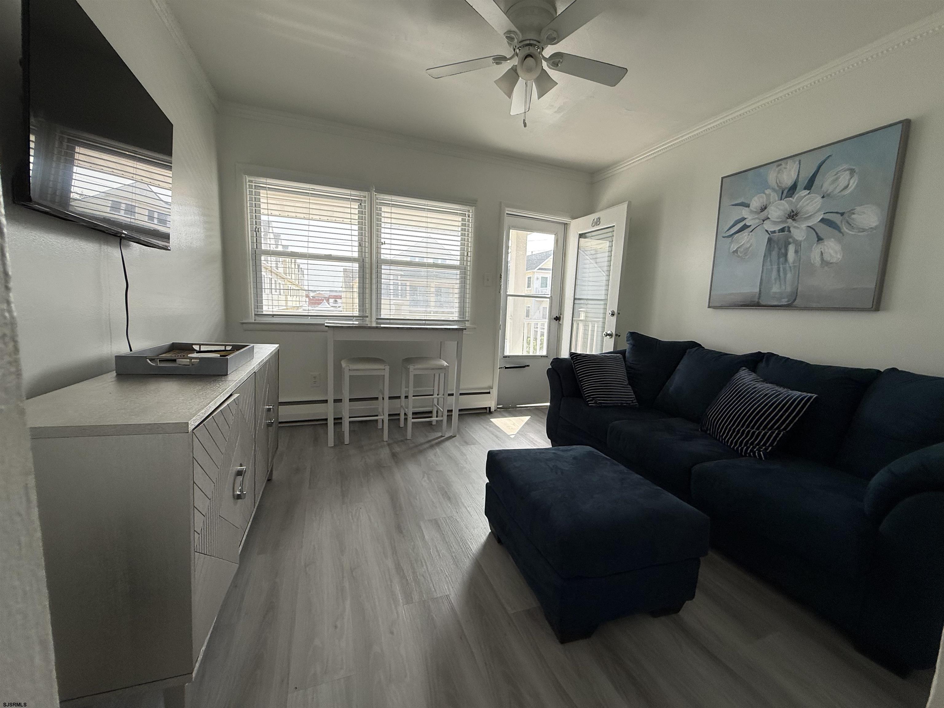 9500 Amherst Ave Unit: 5 AKA 6B