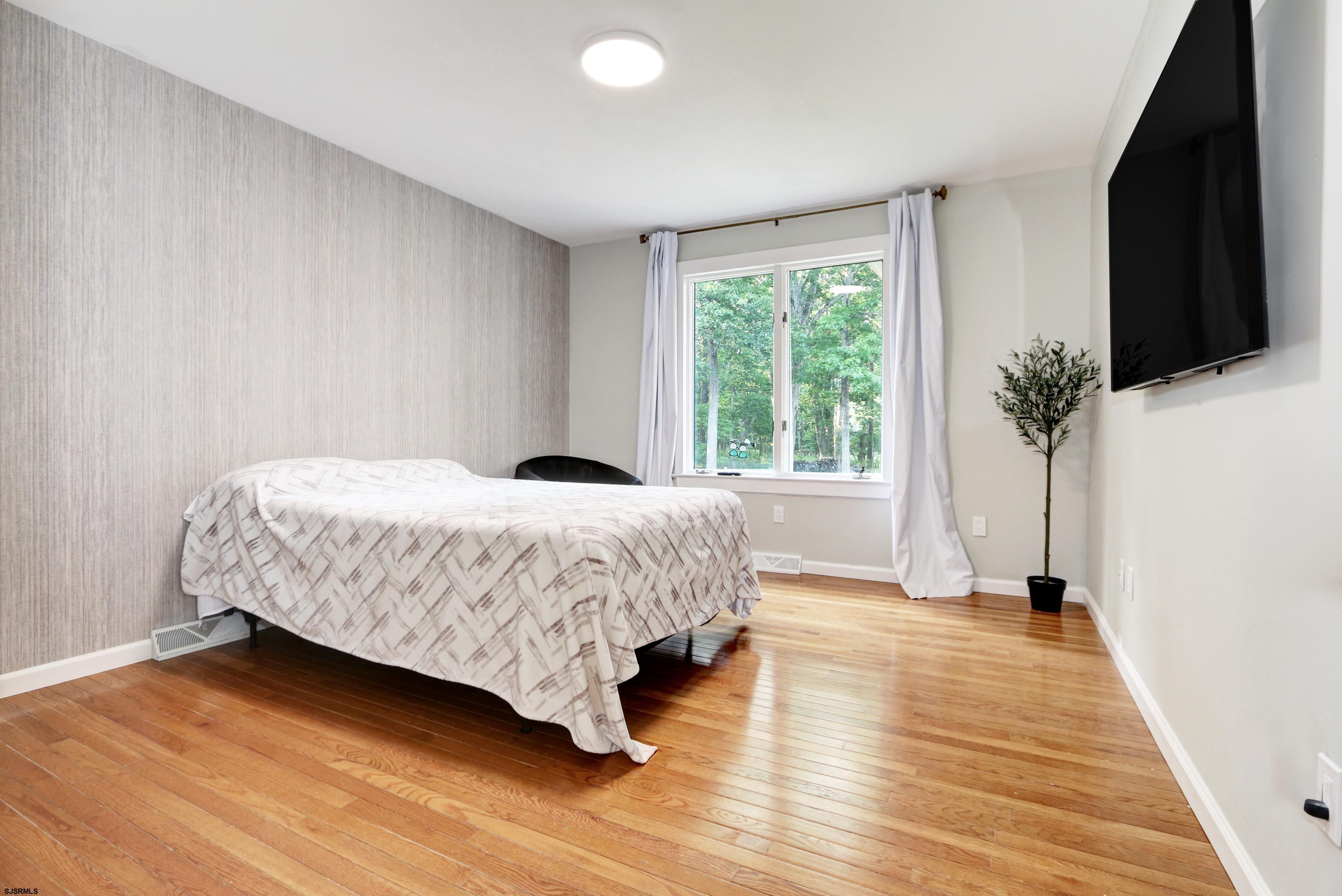 106 Hillside Ave
