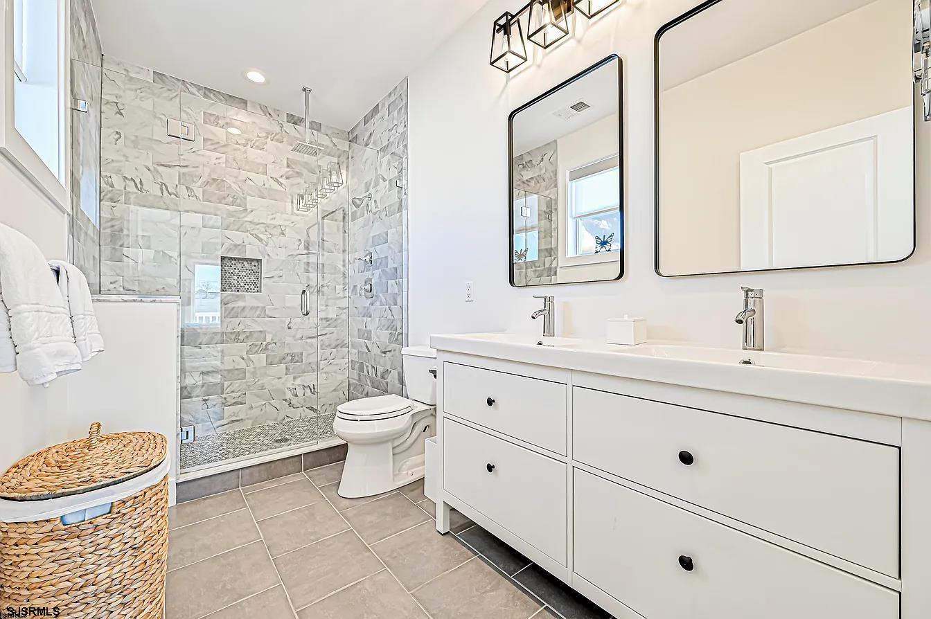 3 N Victoria Ave Unit: B