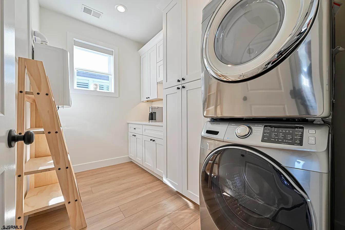 3 N Victoria Ave Unit: B