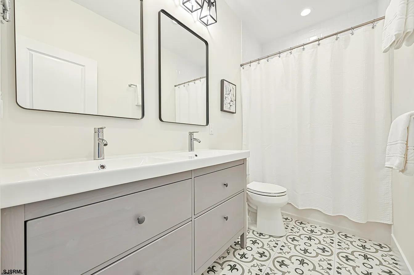 3 N Victoria Ave Unit: B