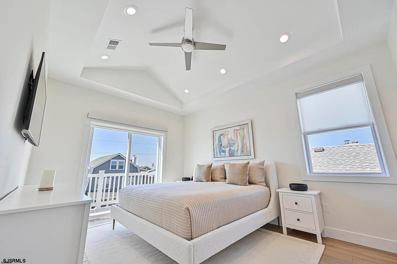 3 N Victoria Ave Unit: B