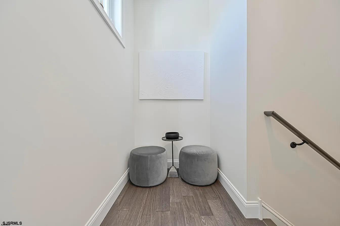 3 N Victoria Ave Unit: B