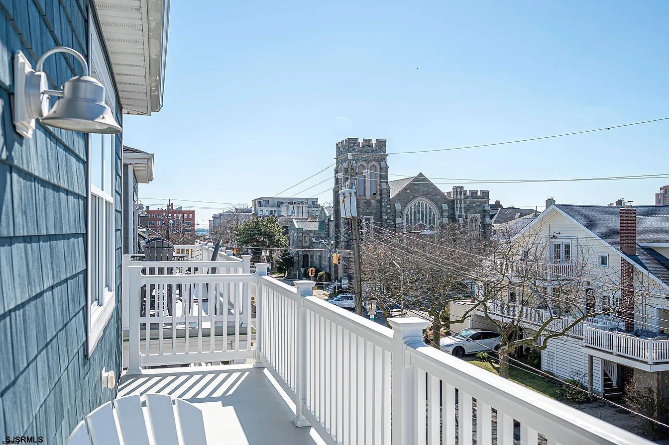 3 N Victoria Ave Unit: B