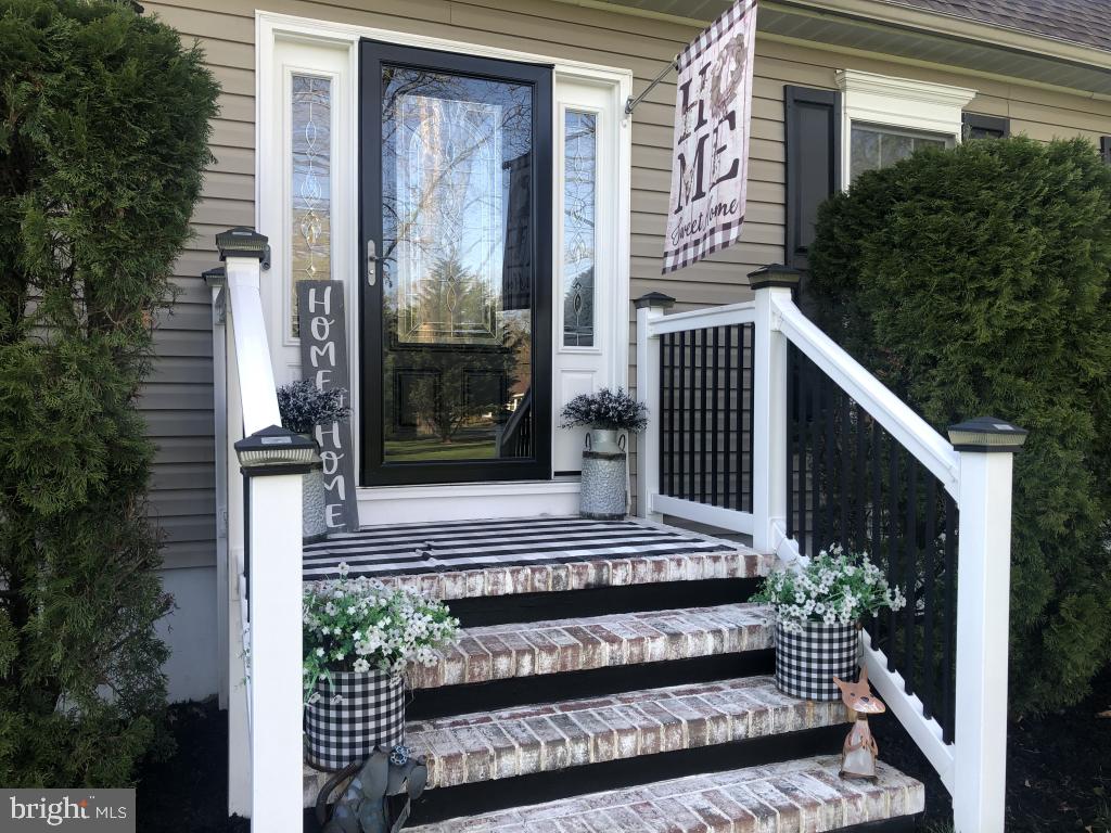 131 Laurel Ave