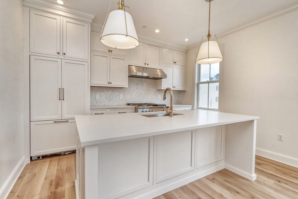 92 West Eighth Unit: 2