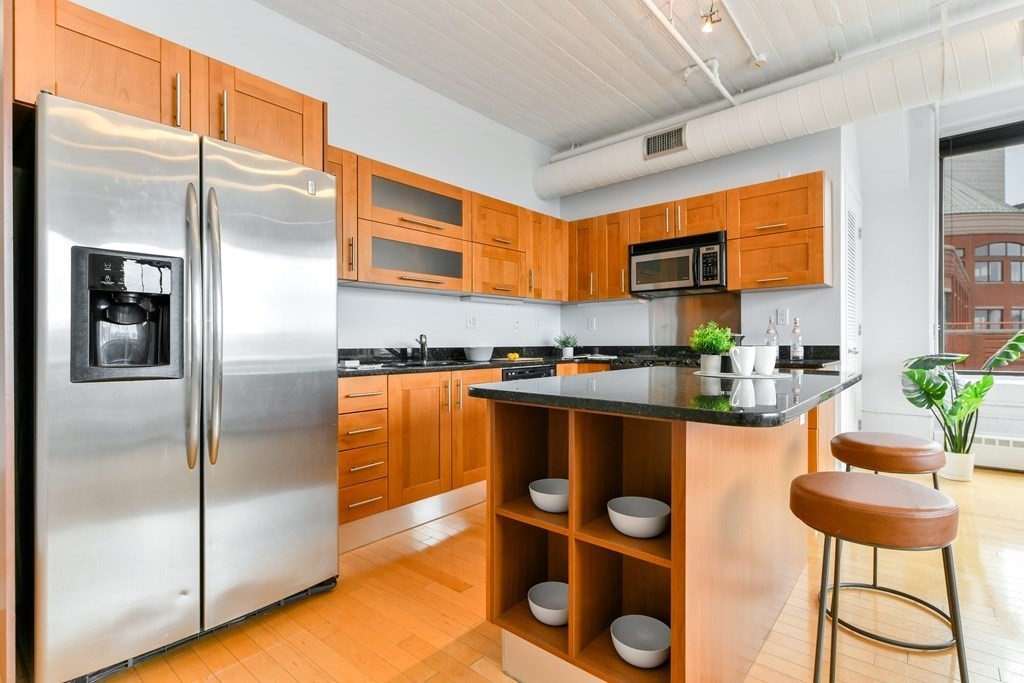 210 South St Unit: PH 11-5
