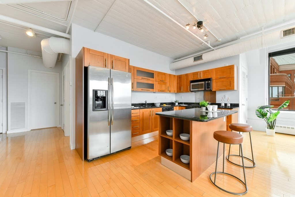 210 South St Unit: PH 11-5