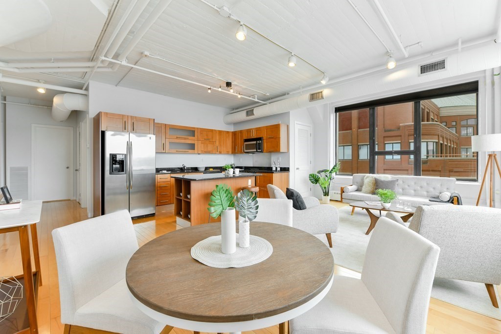 210 South St Unit: PH 11-5