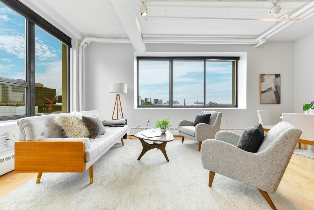 210 South St Unit: PH 11-5