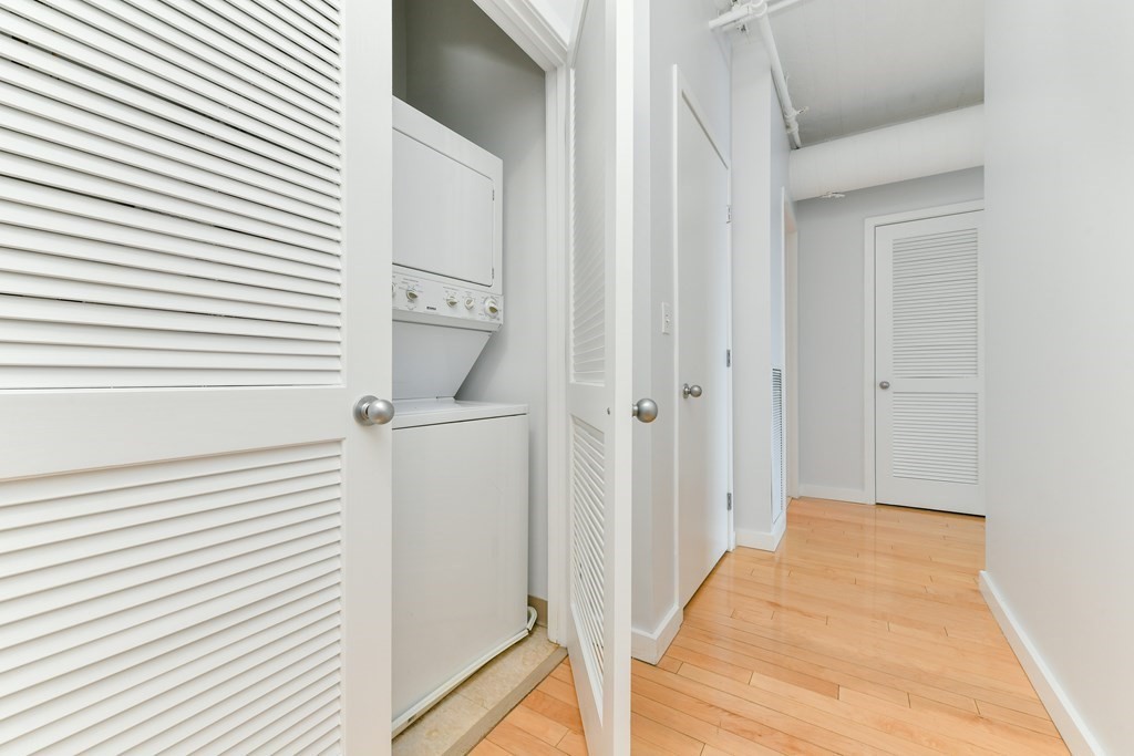 210 South St Unit: PH 11-5