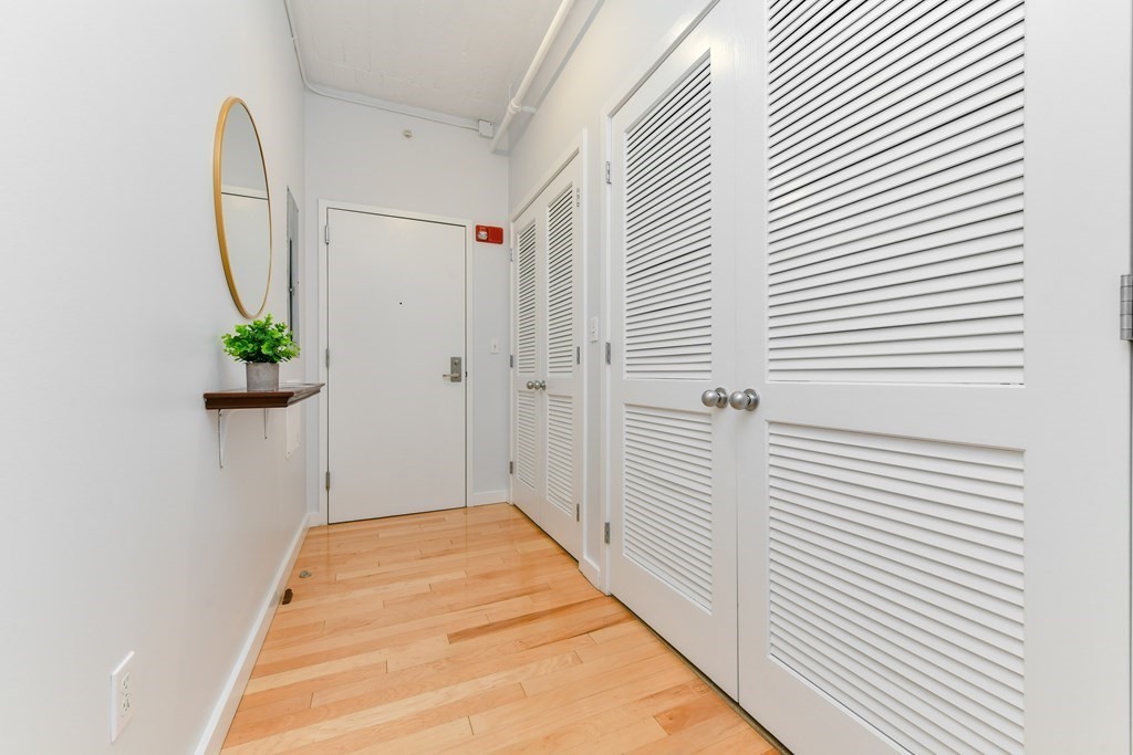 210 South St Unit: PH 11-5