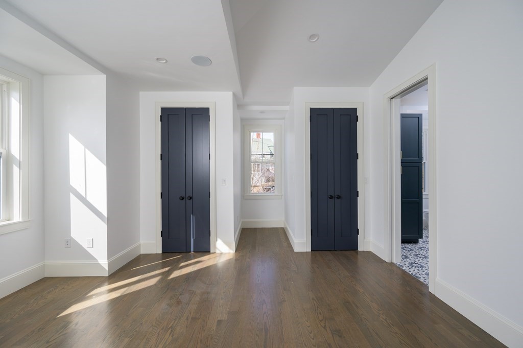 5 Caspian Way Unit: 2