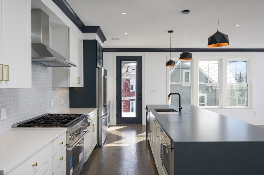 5 Caspian Way Unit: 2