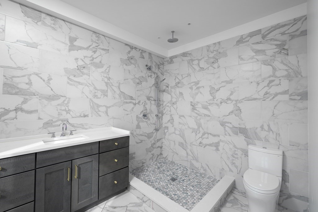 5 Caspian Way Unit: 2