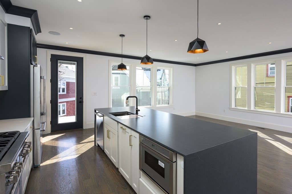 5 Caspian Way Unit: 2