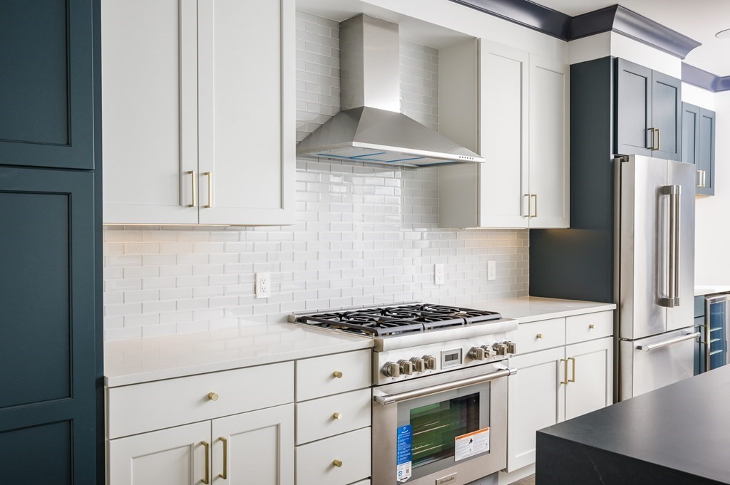 5 Caspian Way Unit: 2