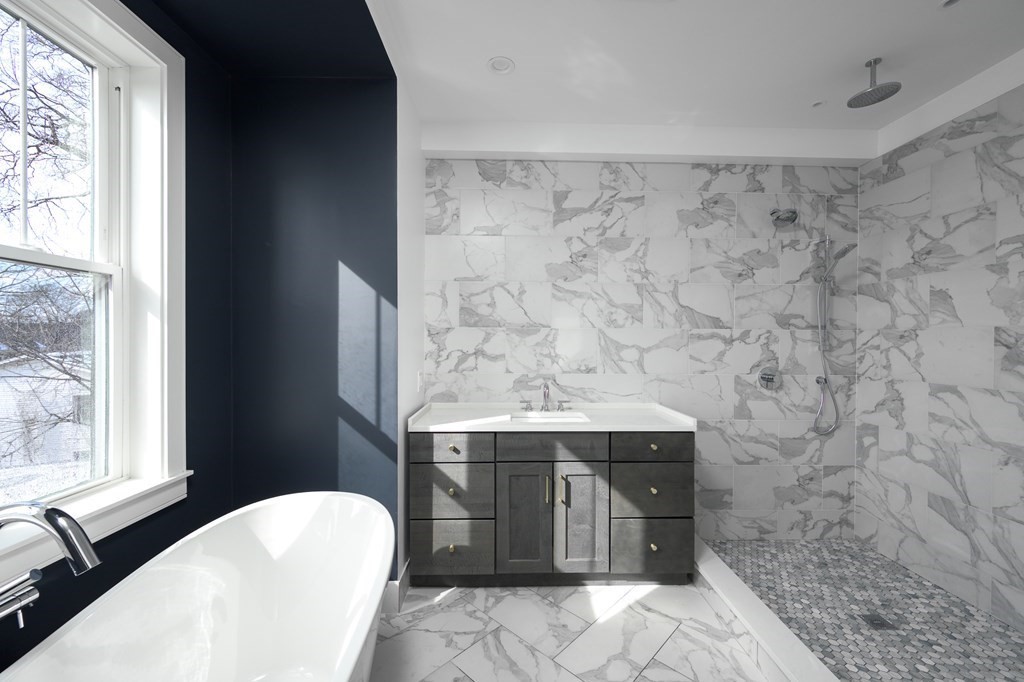 5 Caspian Way Unit: 2